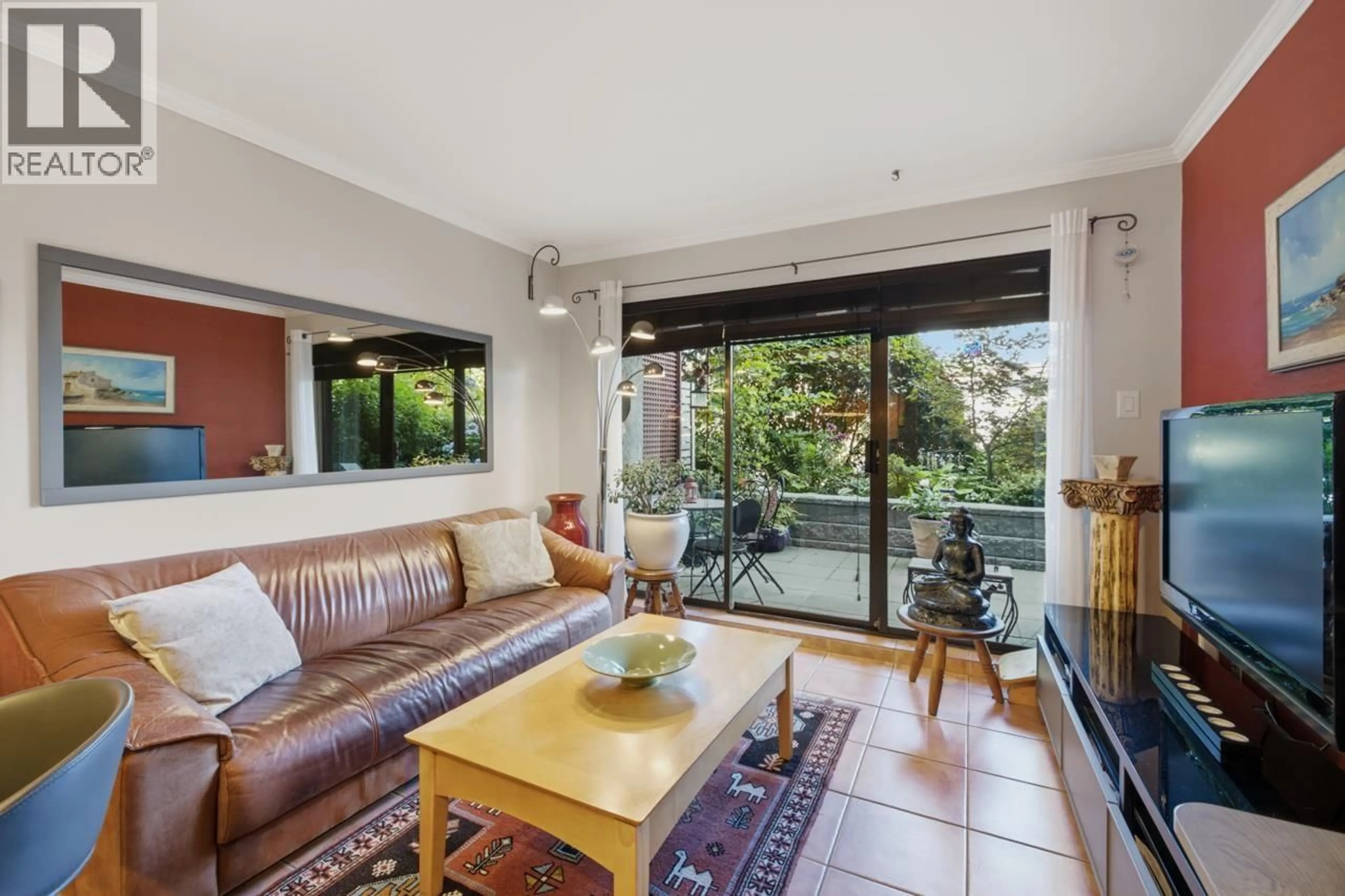Living room with furniture, unknown for 102 - 2120 2ND AVENUE, Vancouver British Columbia V6K1H6