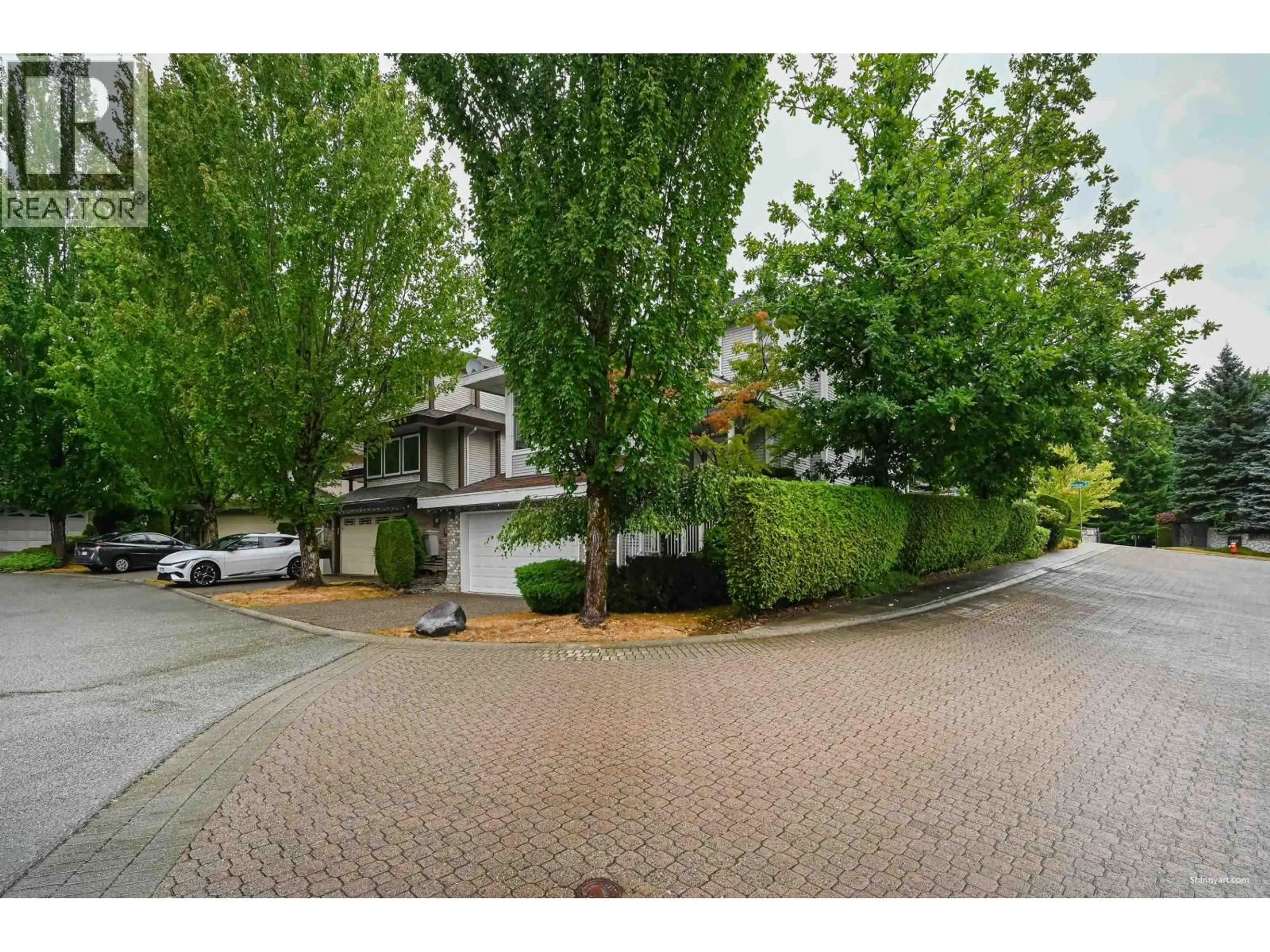 A pic from outside/outdoor area/front of a property/back of a property/a pic from drone, street for 2995 PINETREE CLOSE, Coquitlam British Columbia V3E2Z5