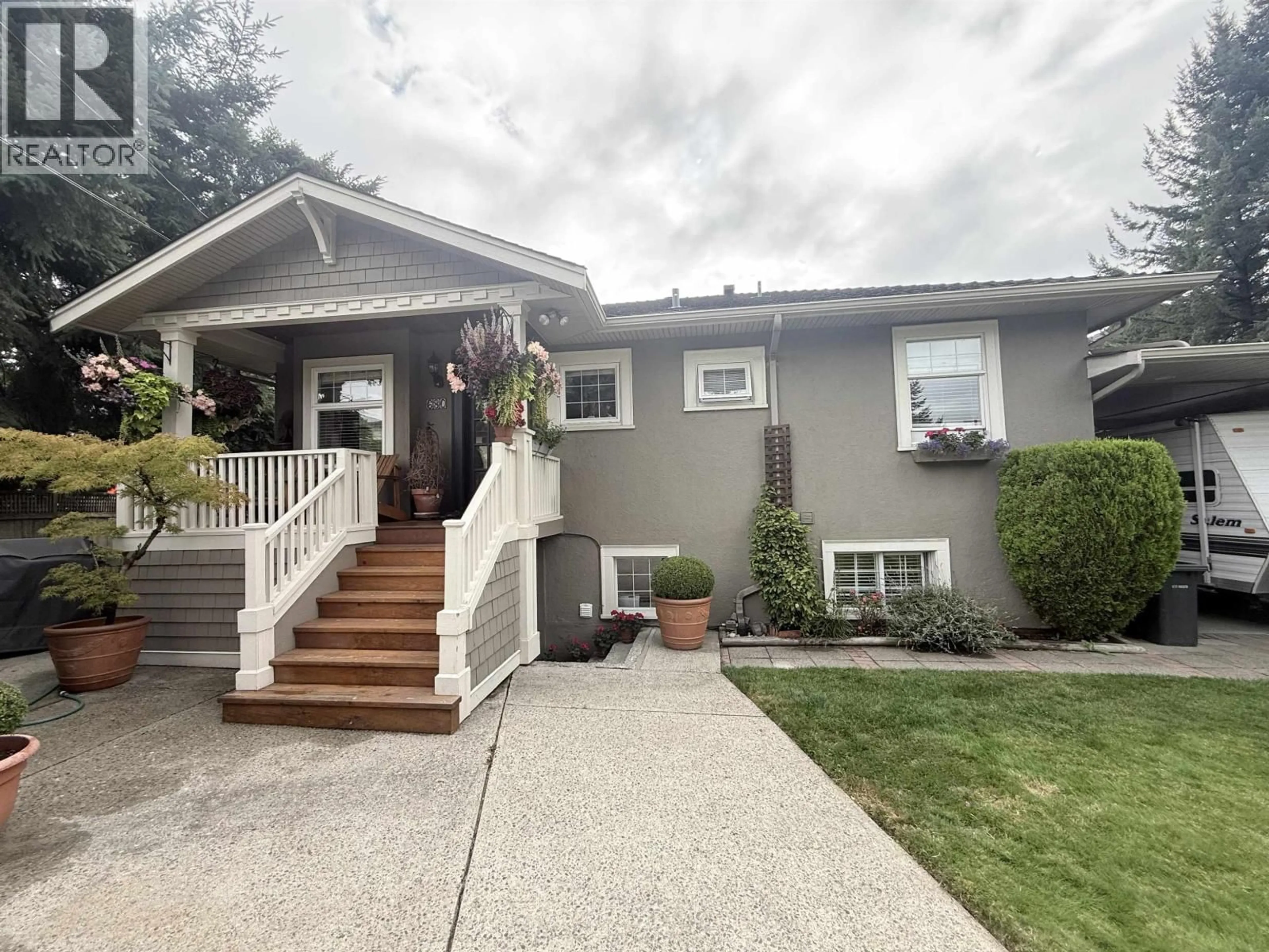 Home with vinyl exterior material, street for 680 THOMPSON AVENUE, Coquitlam British Columbia V3J3Z8