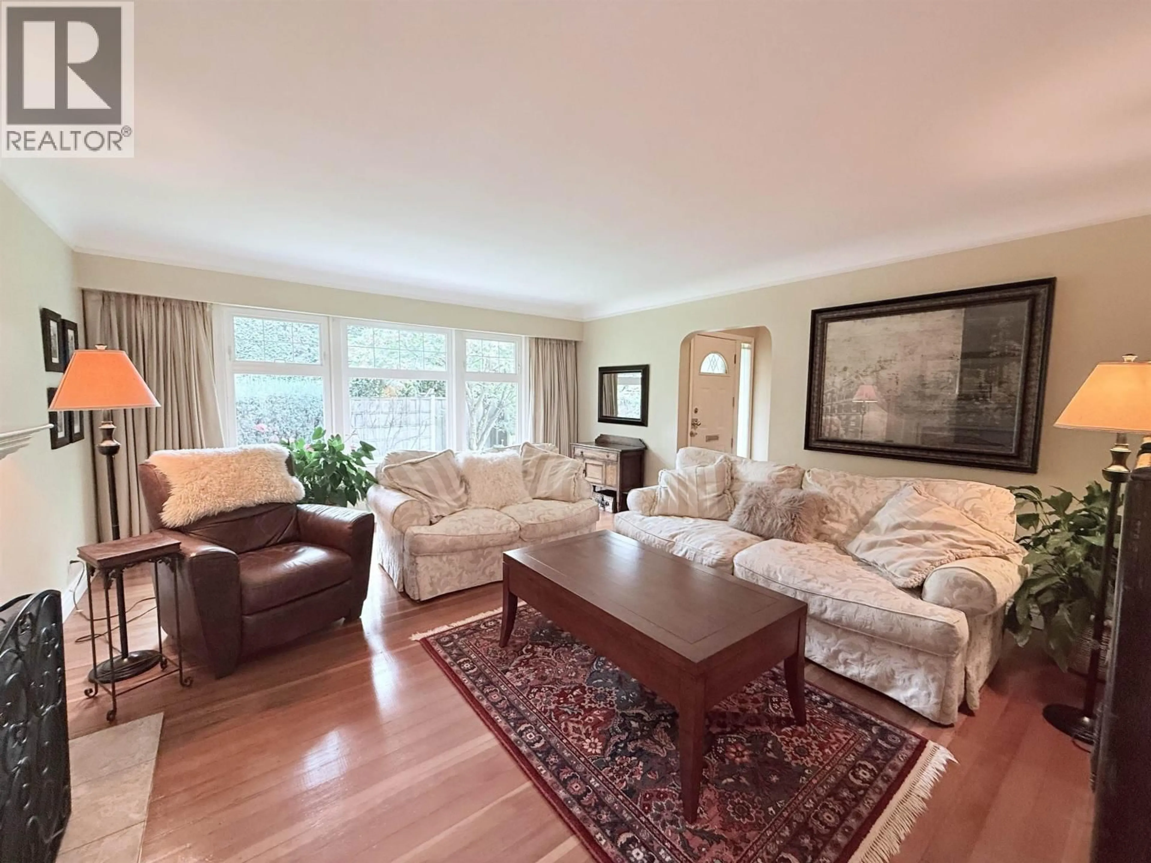 Living room with furniture, wood/laminate floor for 680 THOMPSON AVENUE, Coquitlam British Columbia V3J3Z8