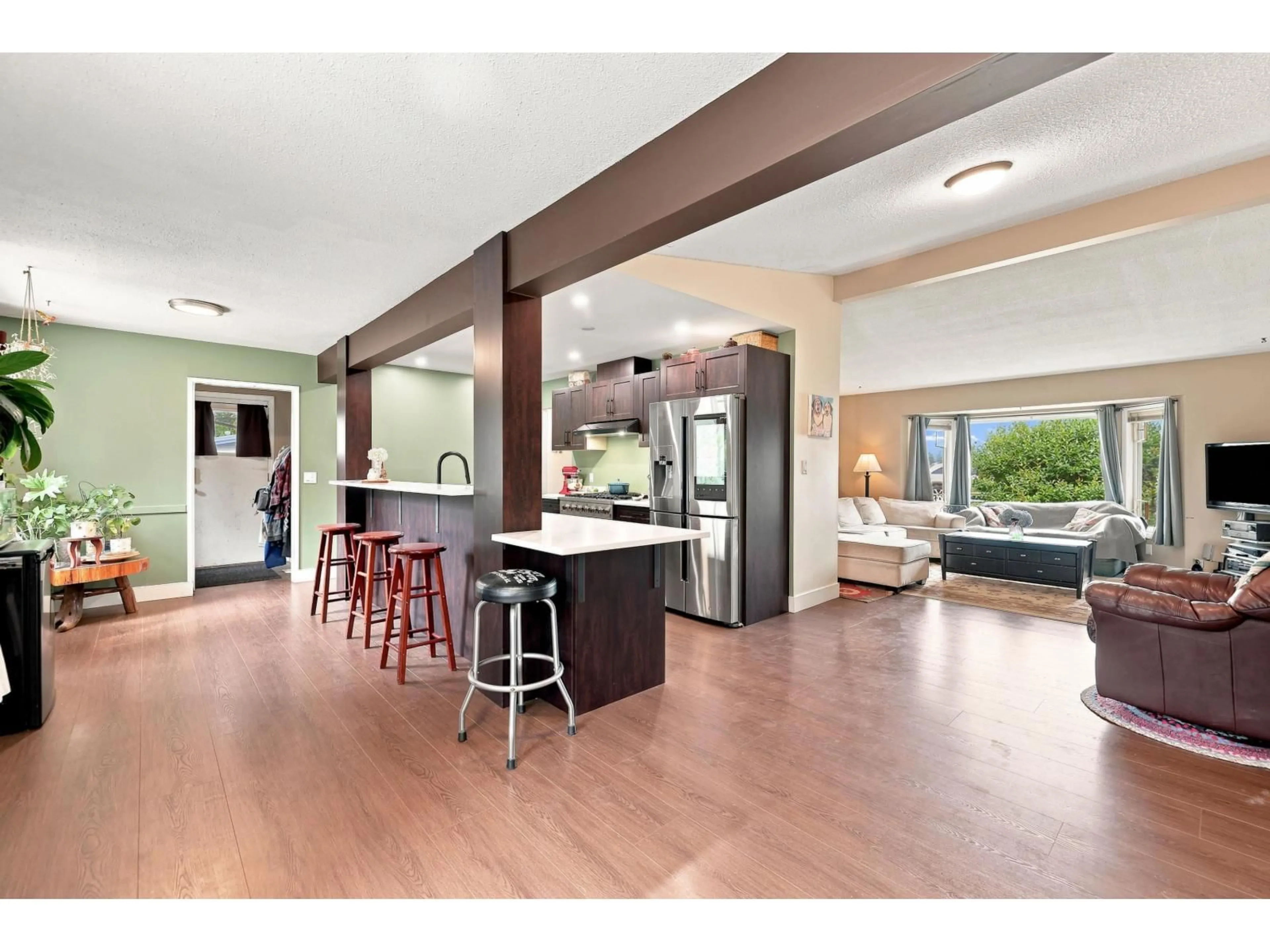 Open concept kitchen, unknown for 10425 YOUNG ROAD, Chilliwack British Columbia V2P8C4