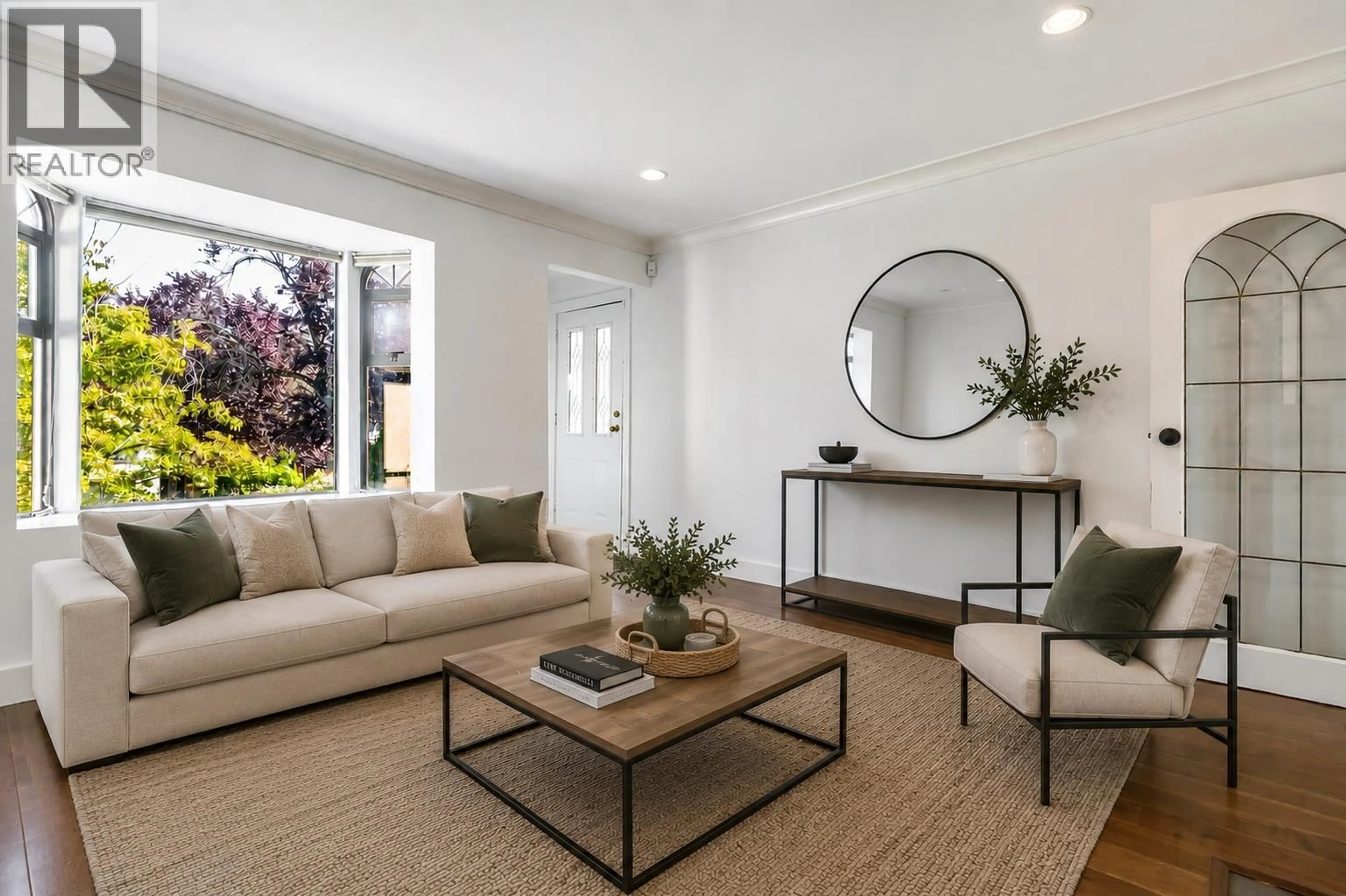 Living room with furniture, unknown for 2576 PARKER STREET, Vancouver British Columbia V5K2T3