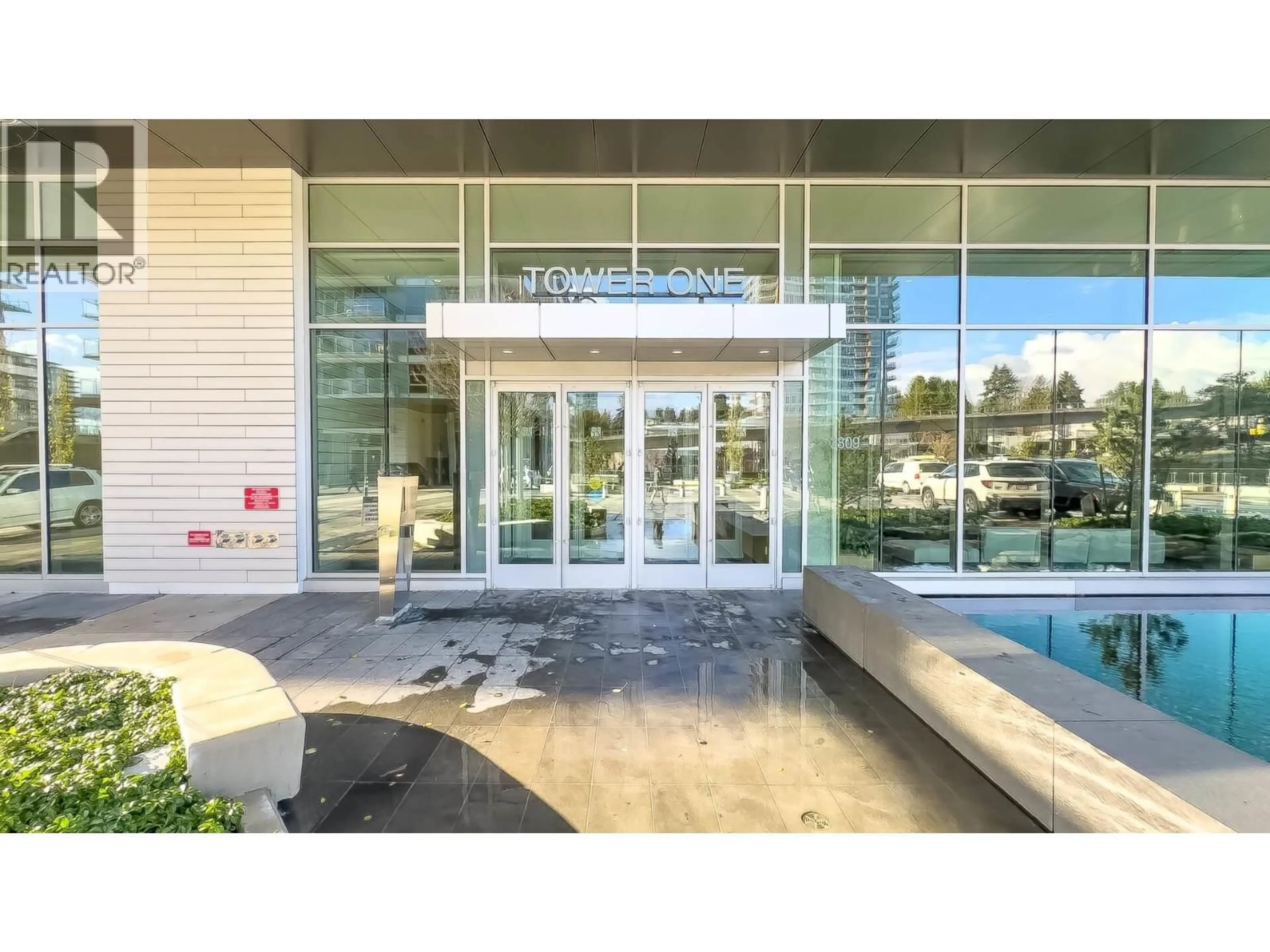 Indoor foyer for 4302 - 3809 EVERGREEN PLACE, Burnaby British Columbia V3J0M1