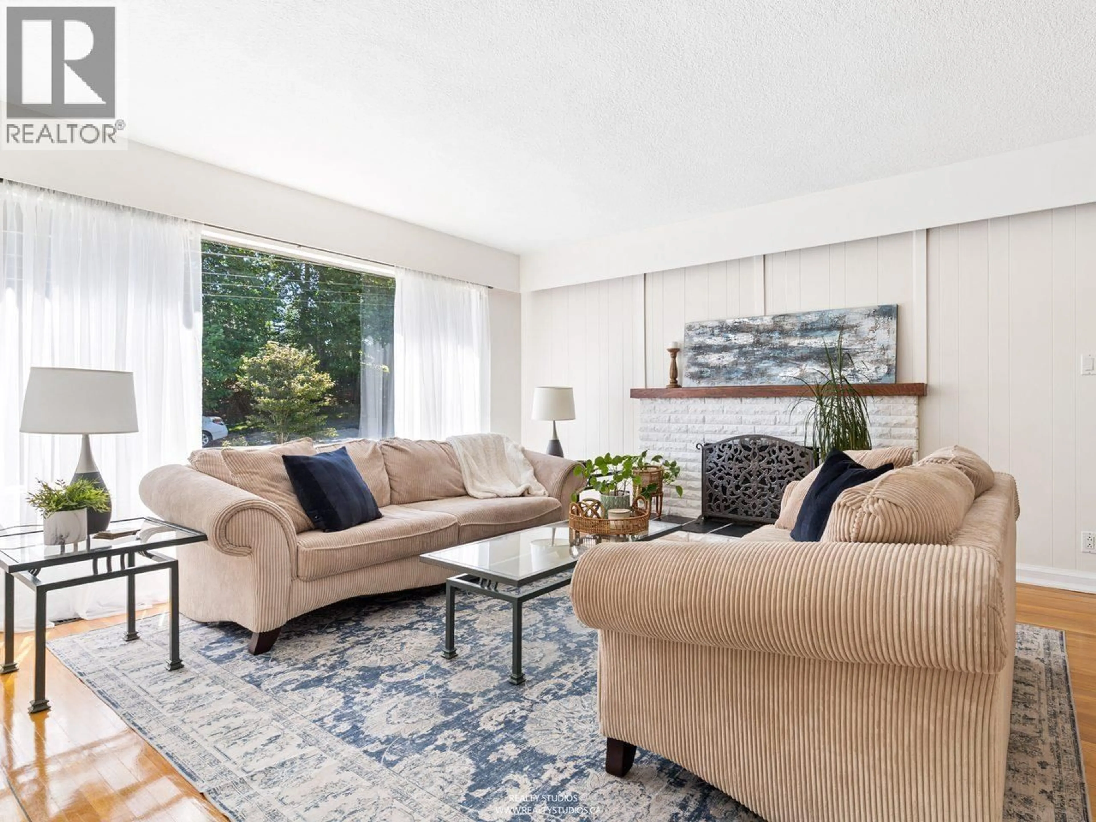 Living room with furniture, unknown for 785 REGAN AVENUE, Coquitlam British Columbia V3J3A7