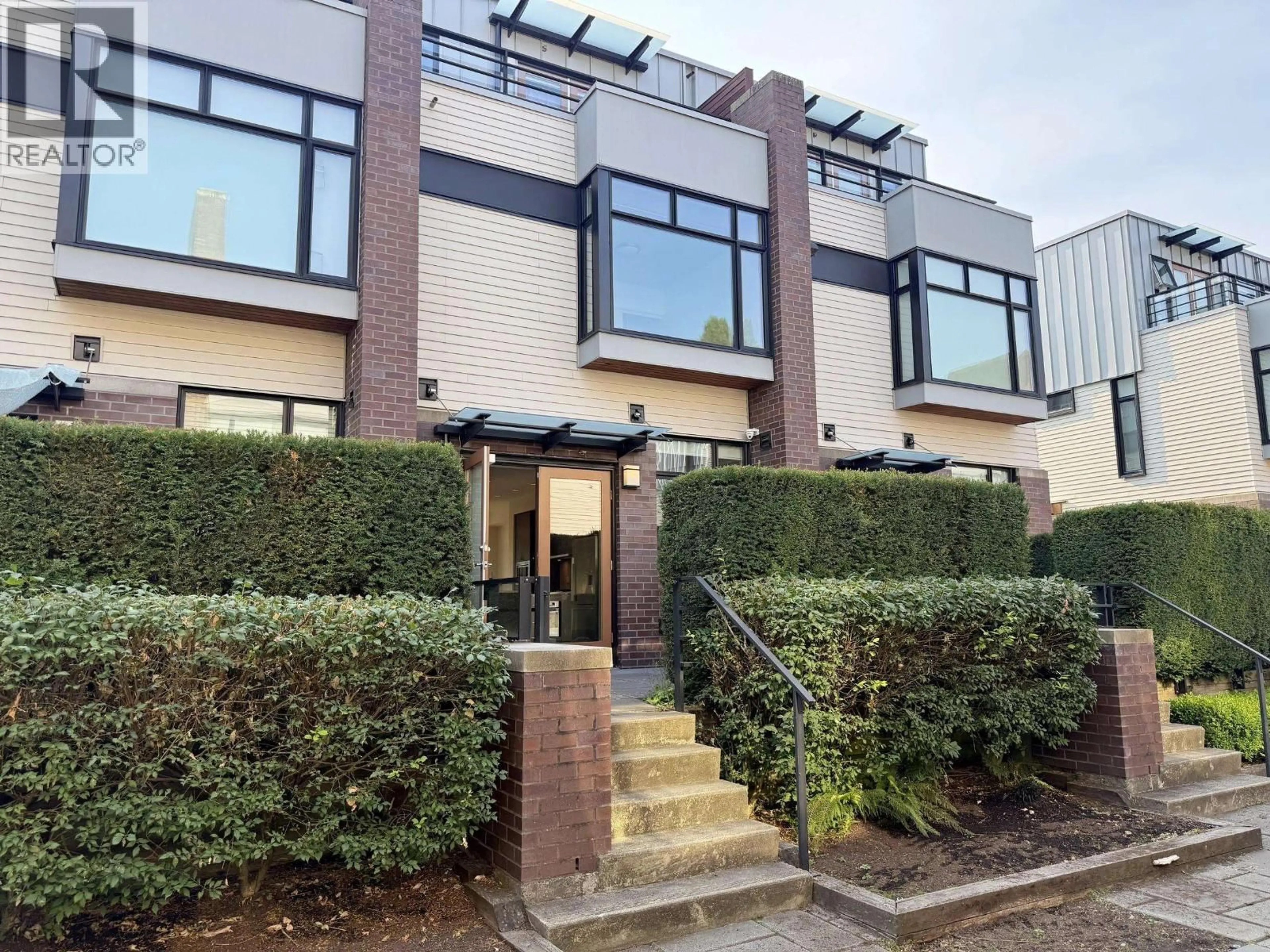 Unknown for 6180 OAK STREET, Vancouver British Columbia V6M2W2