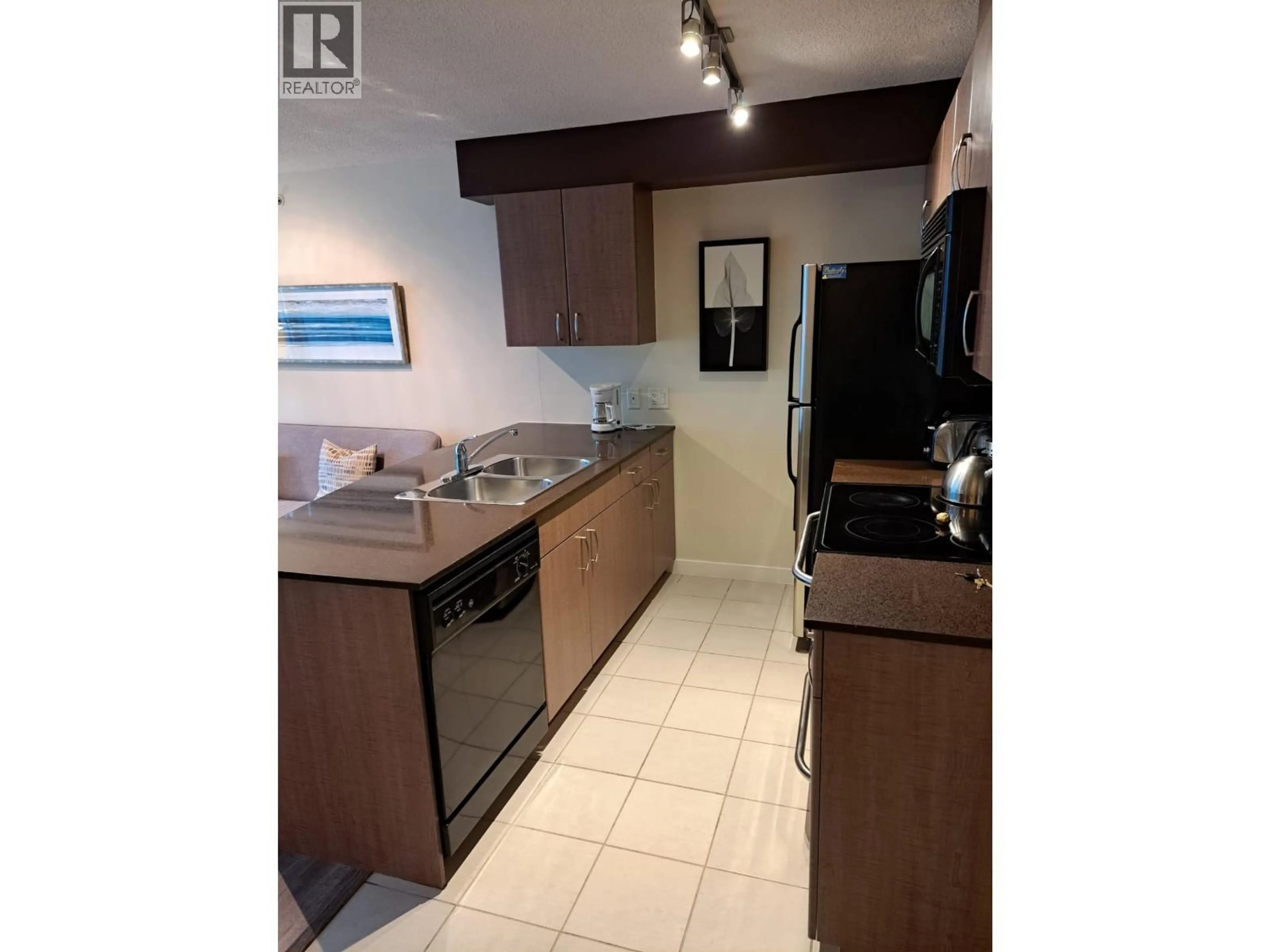 Standard kitchen, unknown for 1611 - 610 GRANVILLE STREET, Vancouver British Columbia V6C3T3