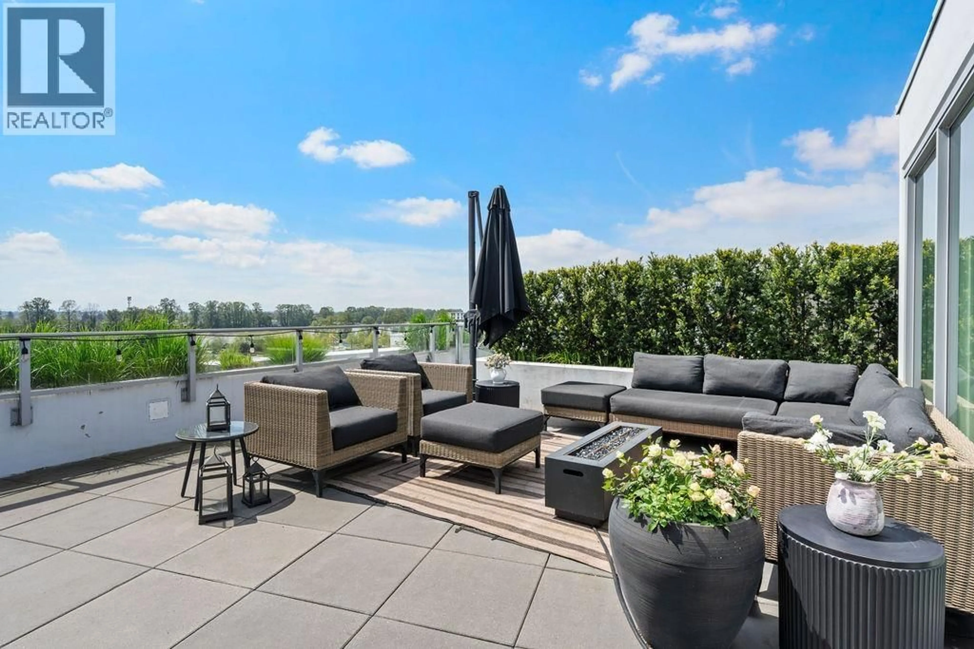 Patio, water/lake/river/ocean view for 607 - 3438 SAWMILL CRESCENT, Vancouver British Columbia V5S0E3