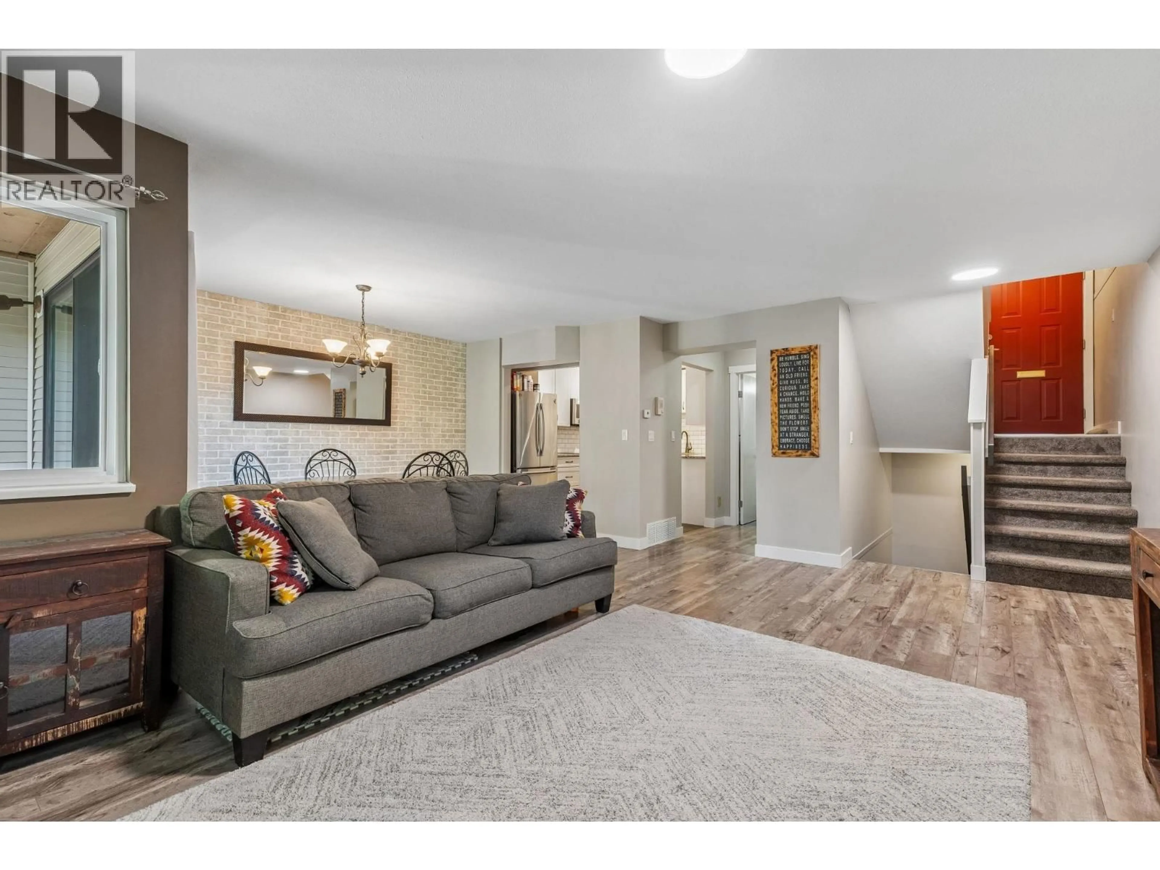 Living room with furniture, unknown for 110 - 1210 FALCON DRIVE, Coquitlam British Columbia V3E2E5