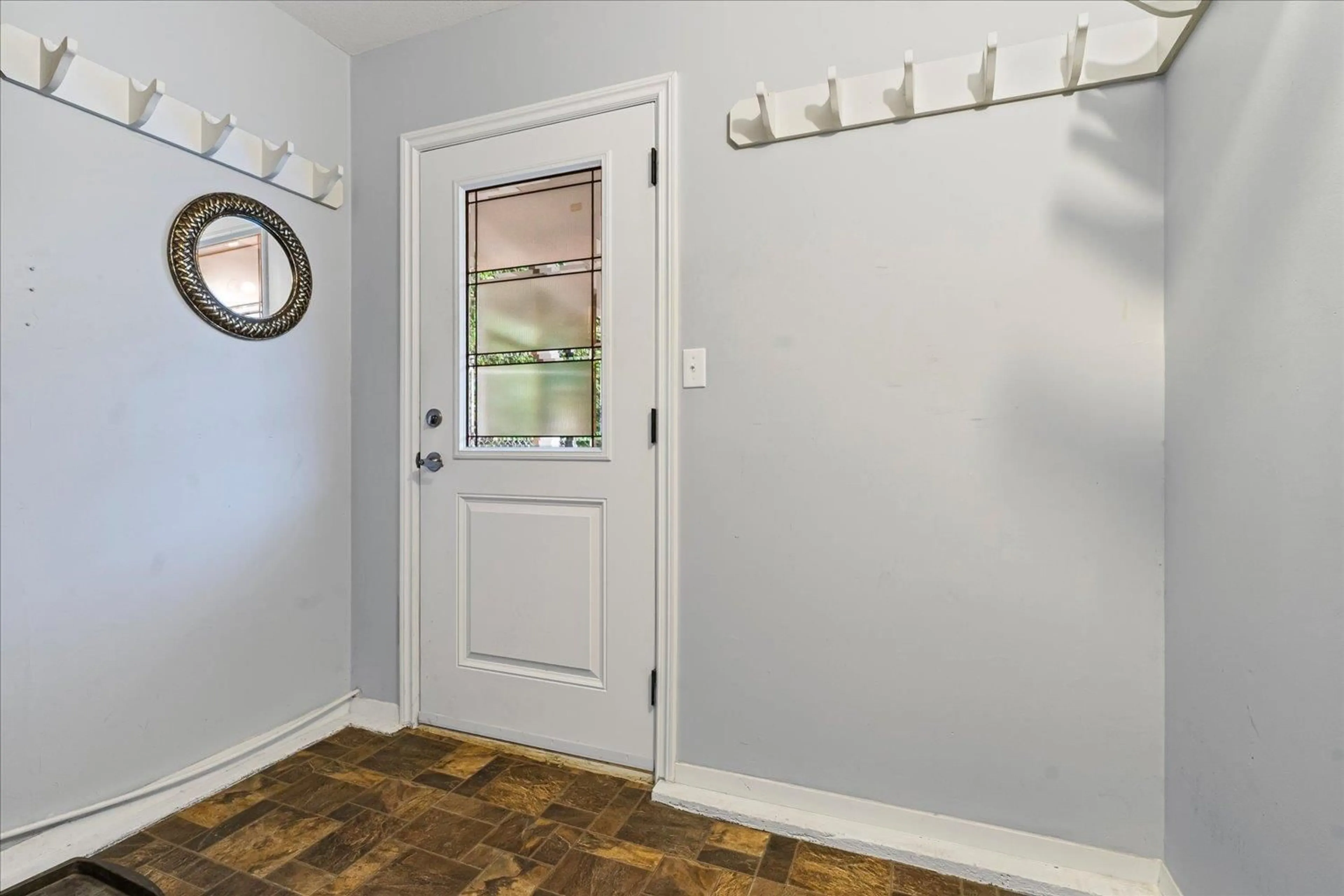 Indoor entryway for 52464 YALE ROAD, Rosedale British Columbia V0X1X1