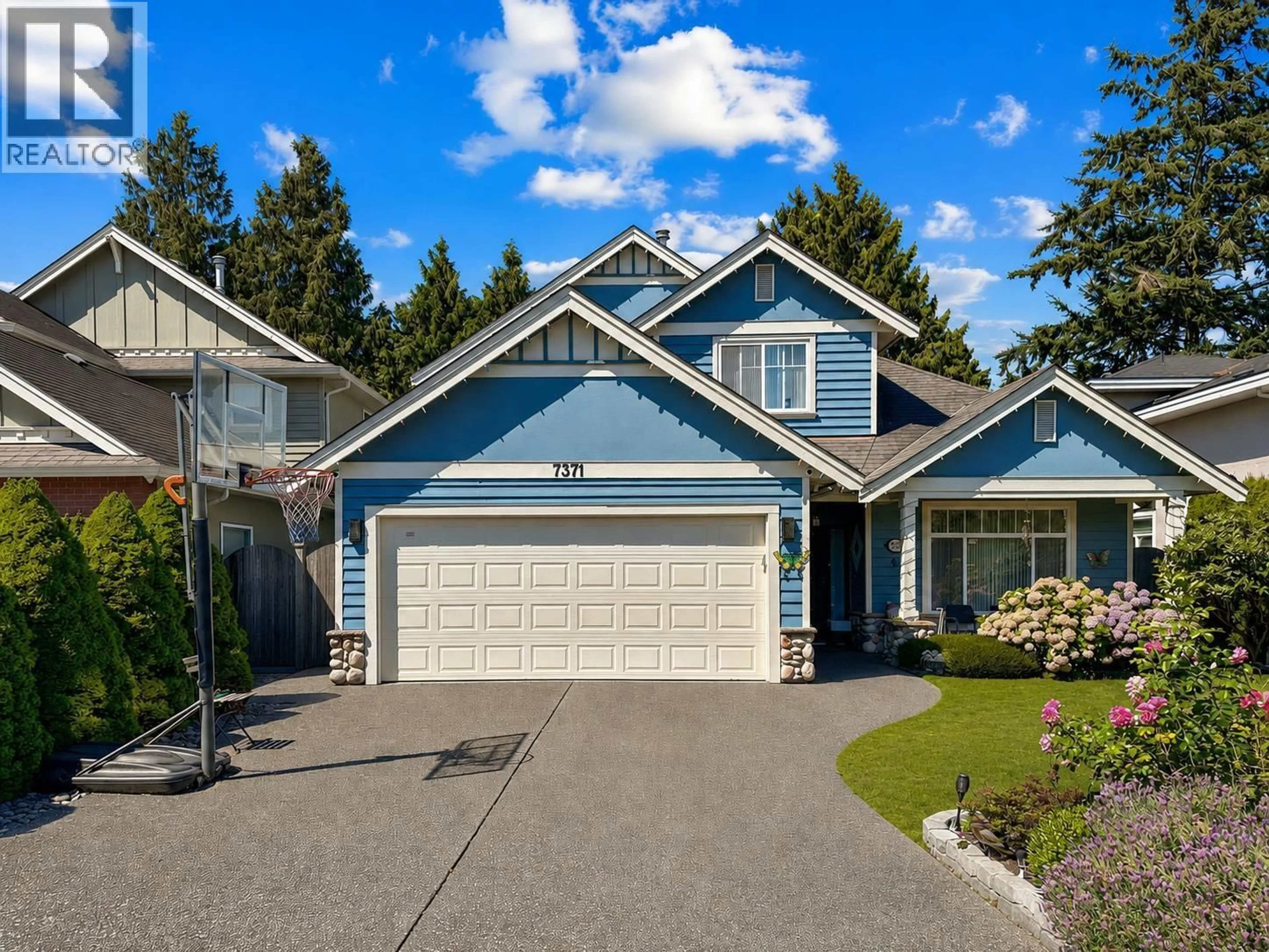 Home with vinyl exterior material, street for 77371 LINDSAY ROAD, Richmond British Columbia V7C3M7