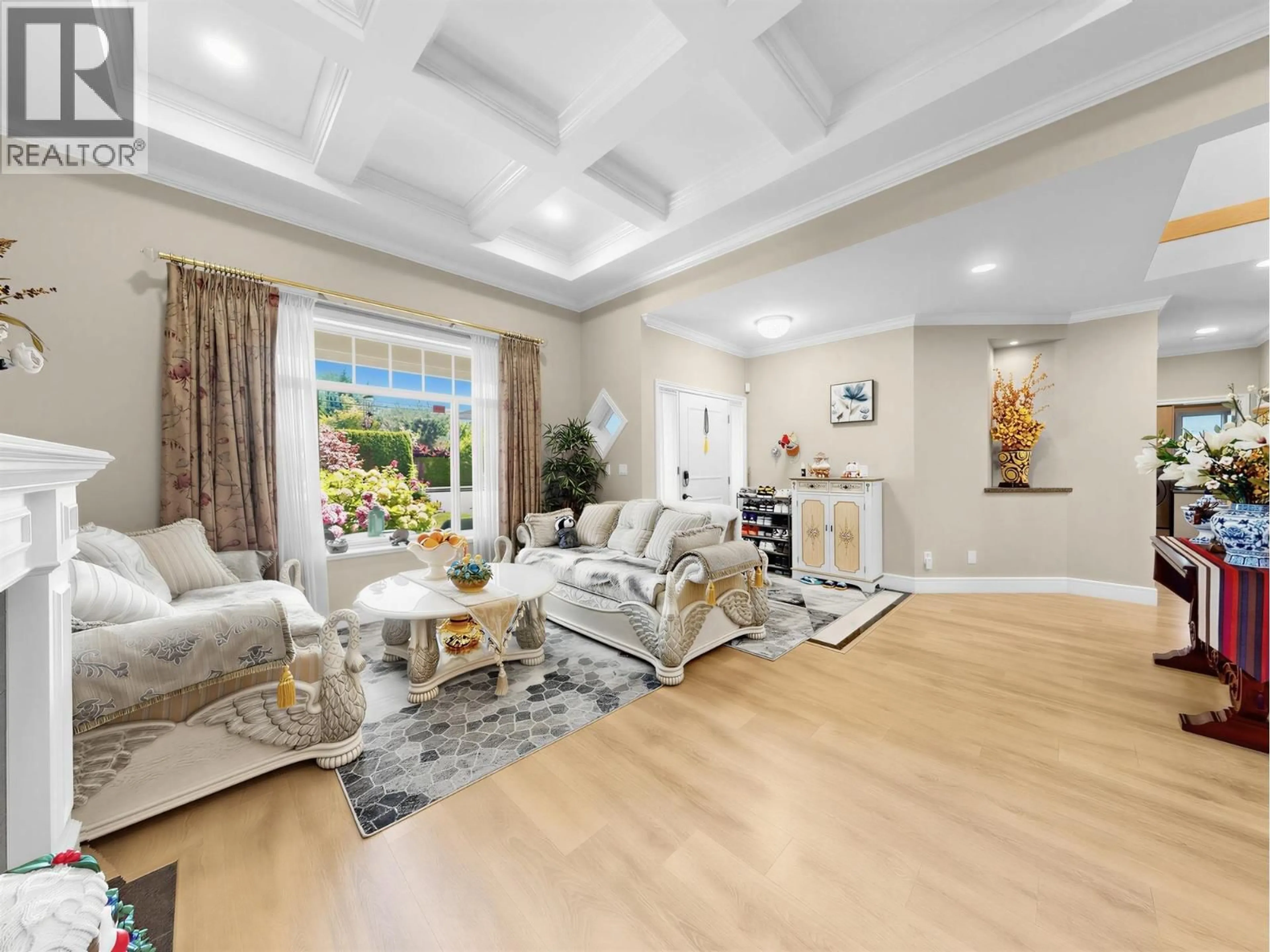 Living room with furniture, unknown for 77371 LINDSAY ROAD, Richmond British Columbia V7C3M7