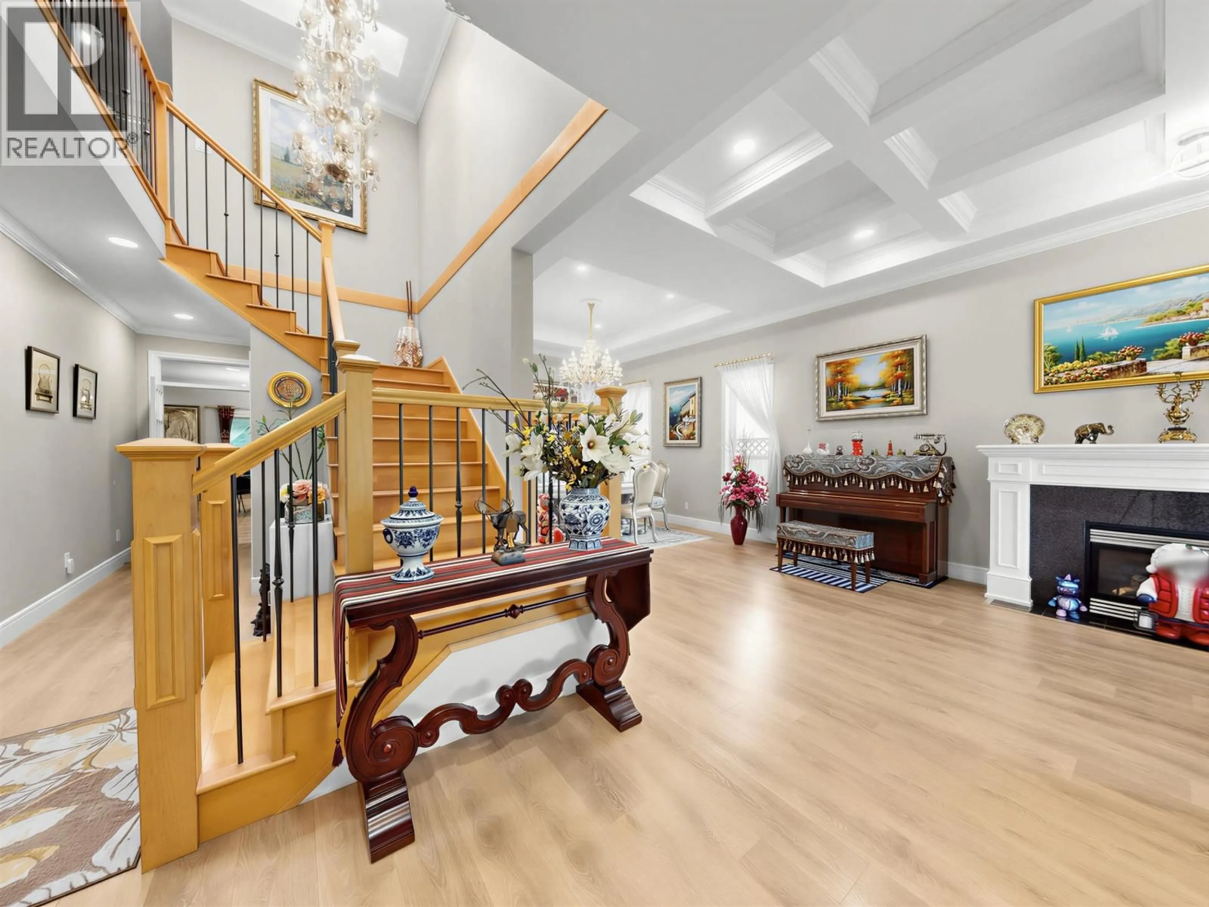 Indoor foyer for 77371 LINDSAY ROAD, Richmond British Columbia V7C3M7