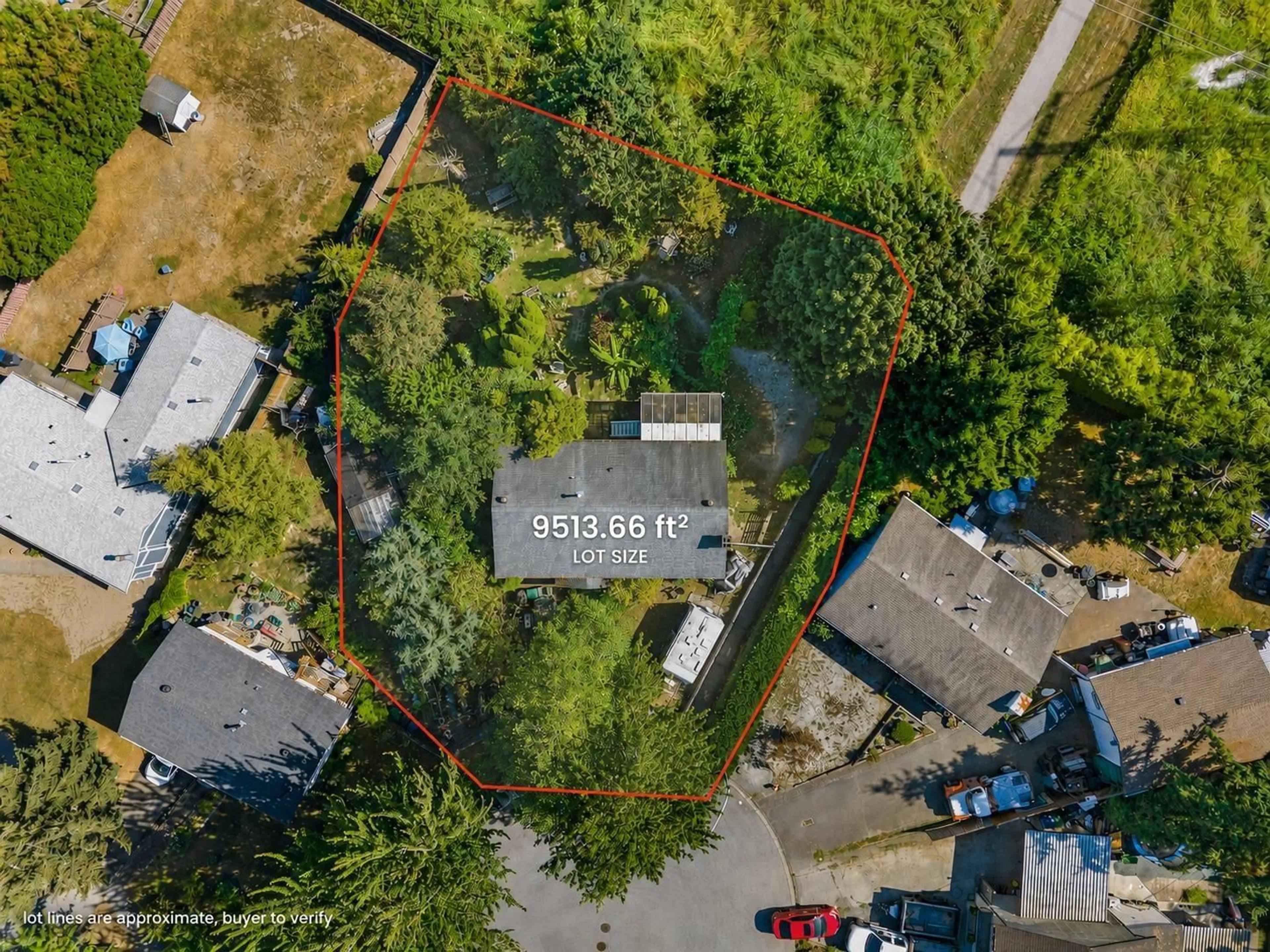 A pic from outside/outdoor area/front of a property/back of a property/a pic from drone, street for 18291 BAYARD PLACE, Surrey British Columbia V3S5C4