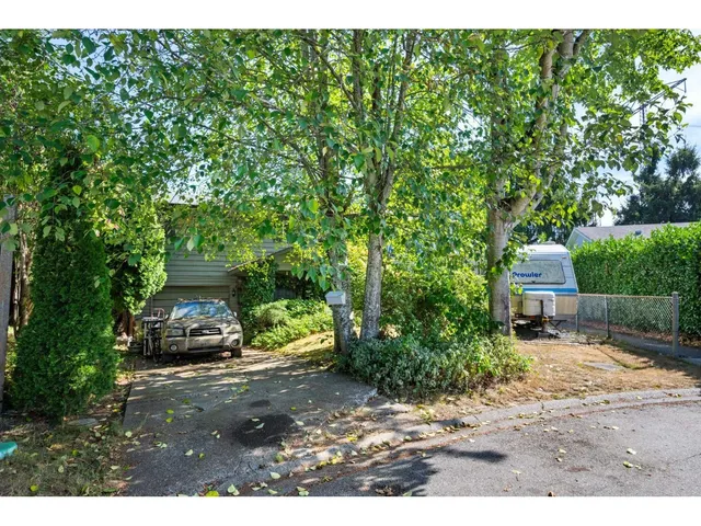18291 BAYARD PLACE, Surrey 4