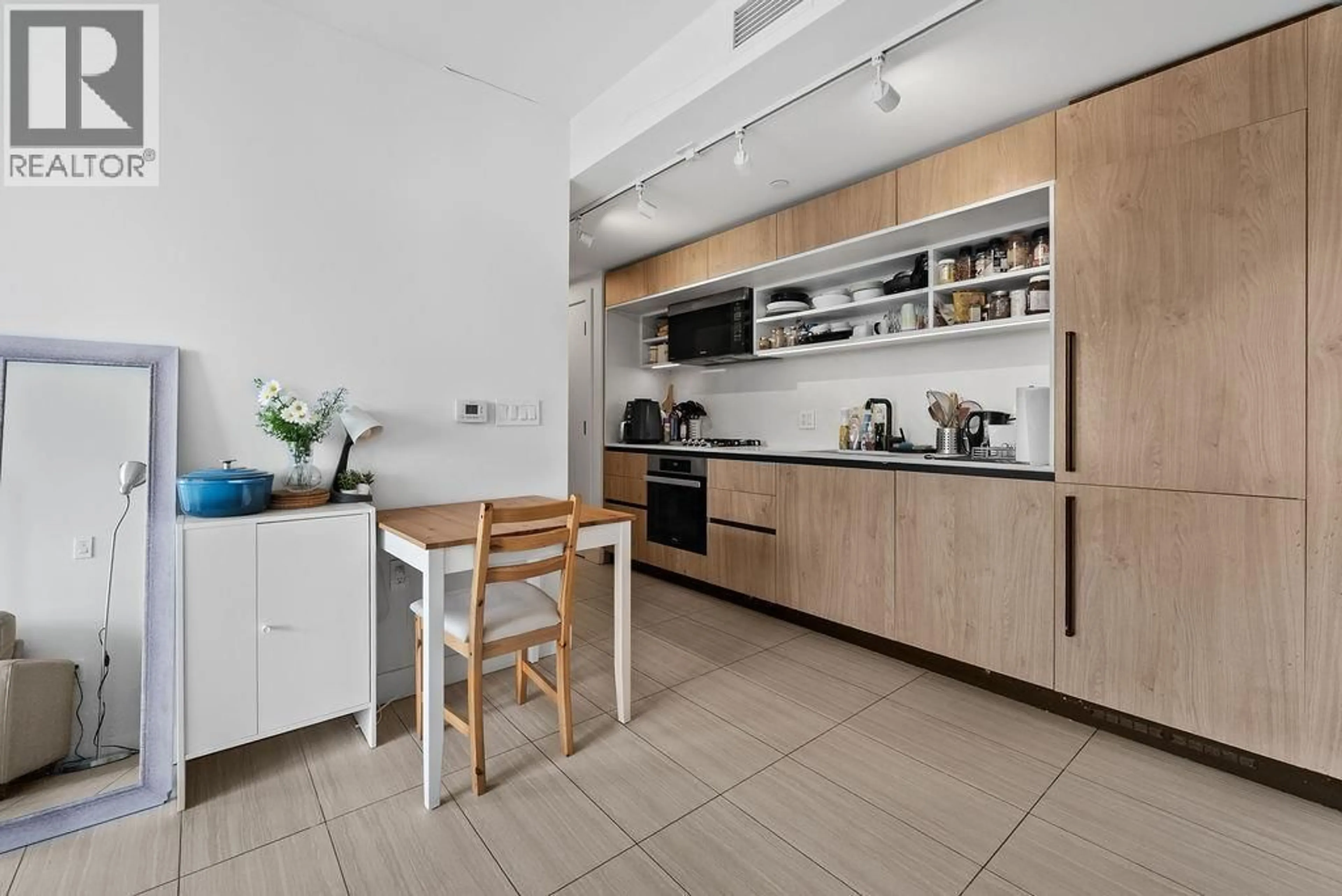 Standard kitchen, ceramic/tile floor for 2504 - 5058 JOYCE STREET, Vancouver British Columbia V5R0J9