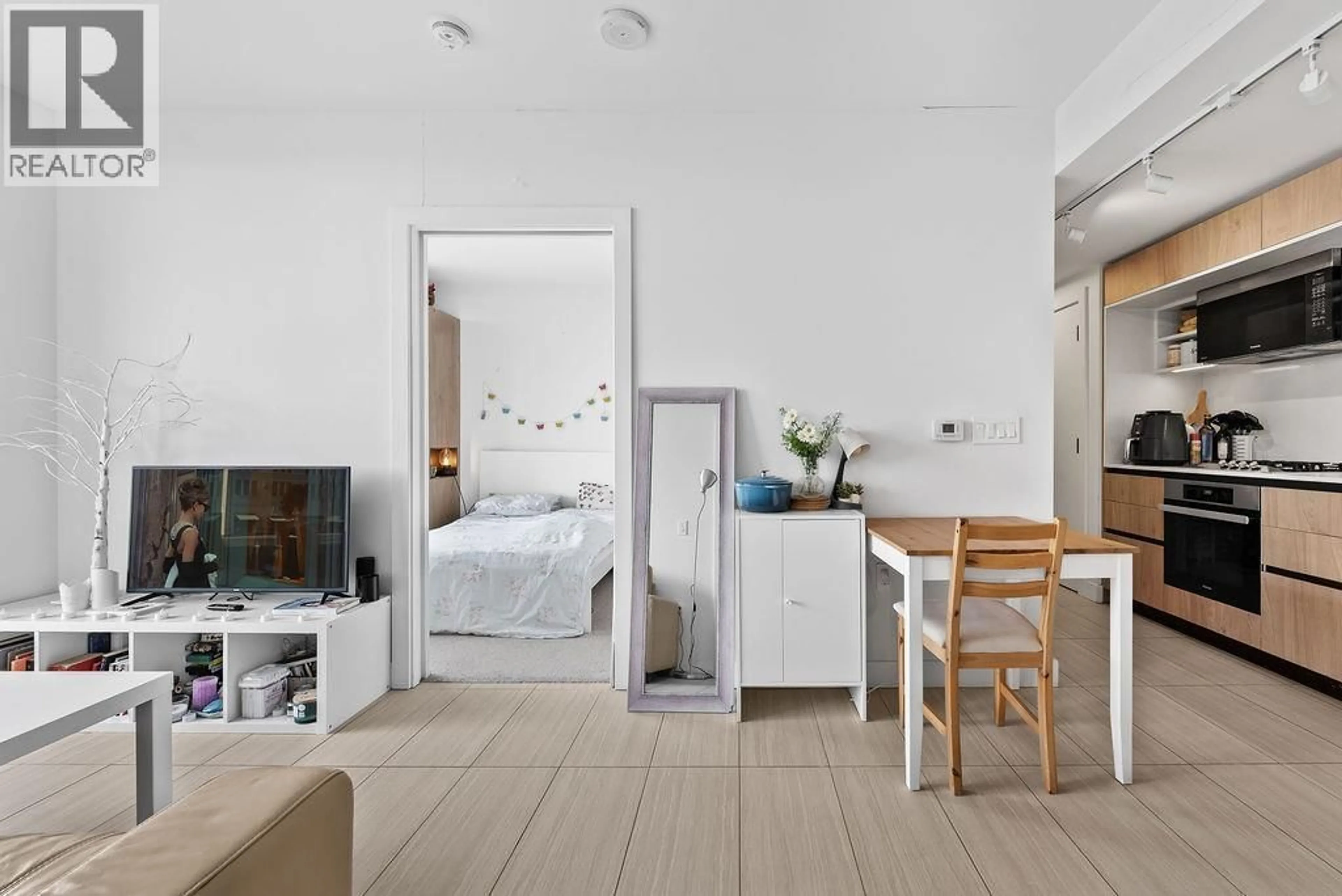 A pic of a room for 2504 - 5058 JOYCE STREET, Vancouver British Columbia V5R0J9