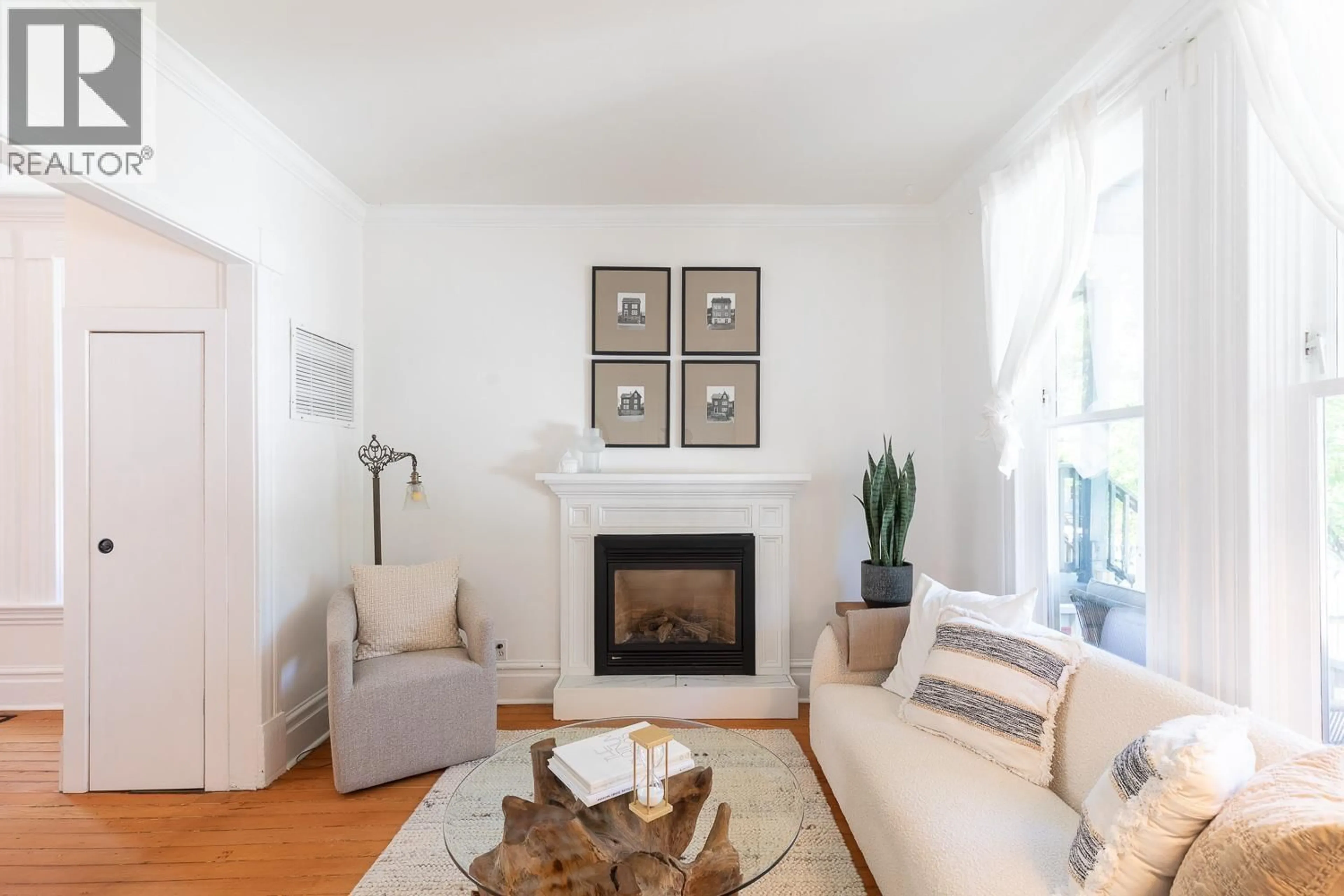 Living room with furniture, unknown for 618 UNION STREET, Vancouver British Columbia V6A2B9