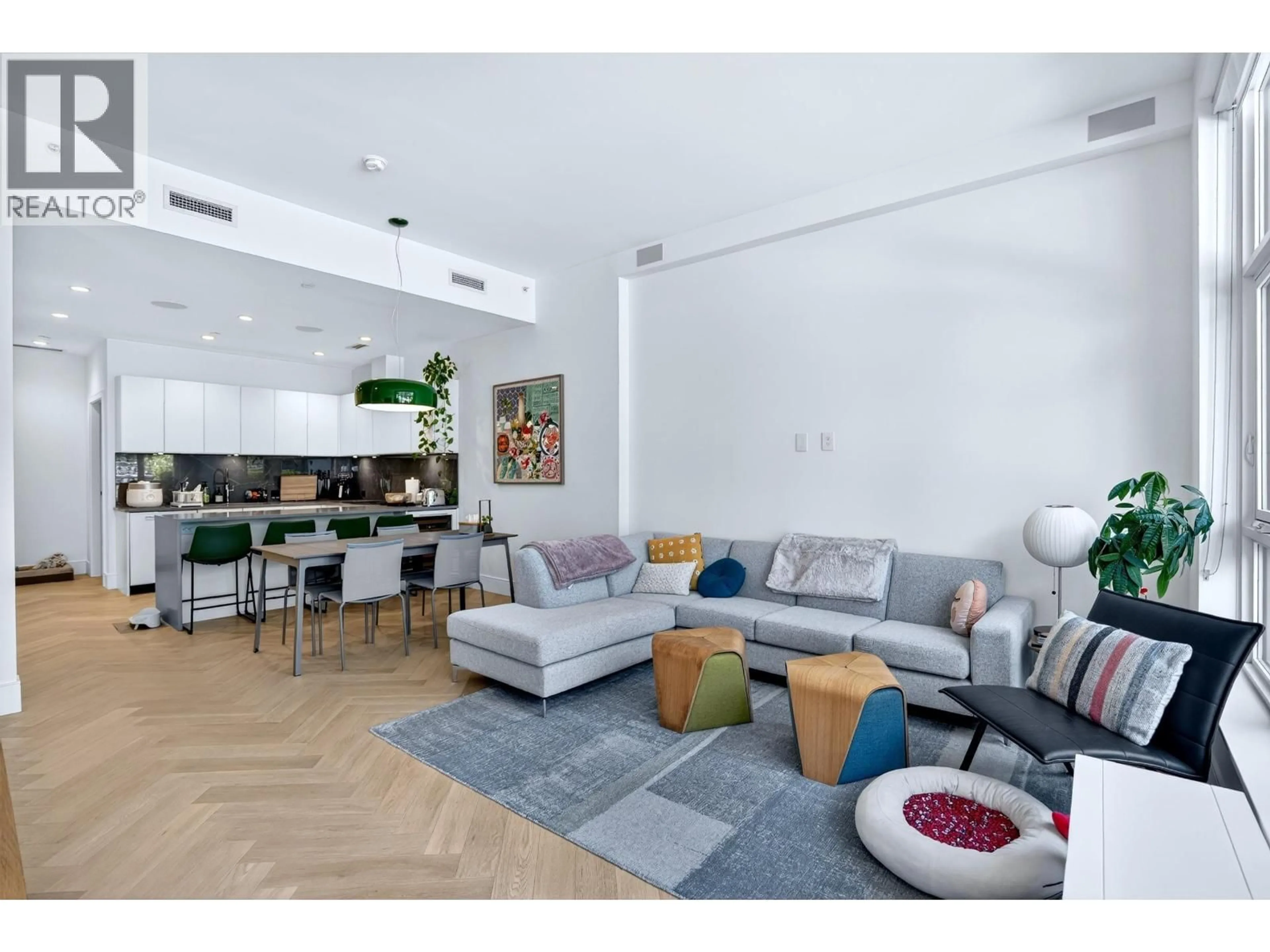 Living room with furniture, unknown for 518 30TH AVENUE, Vancouver British Columbia V5Z0J7