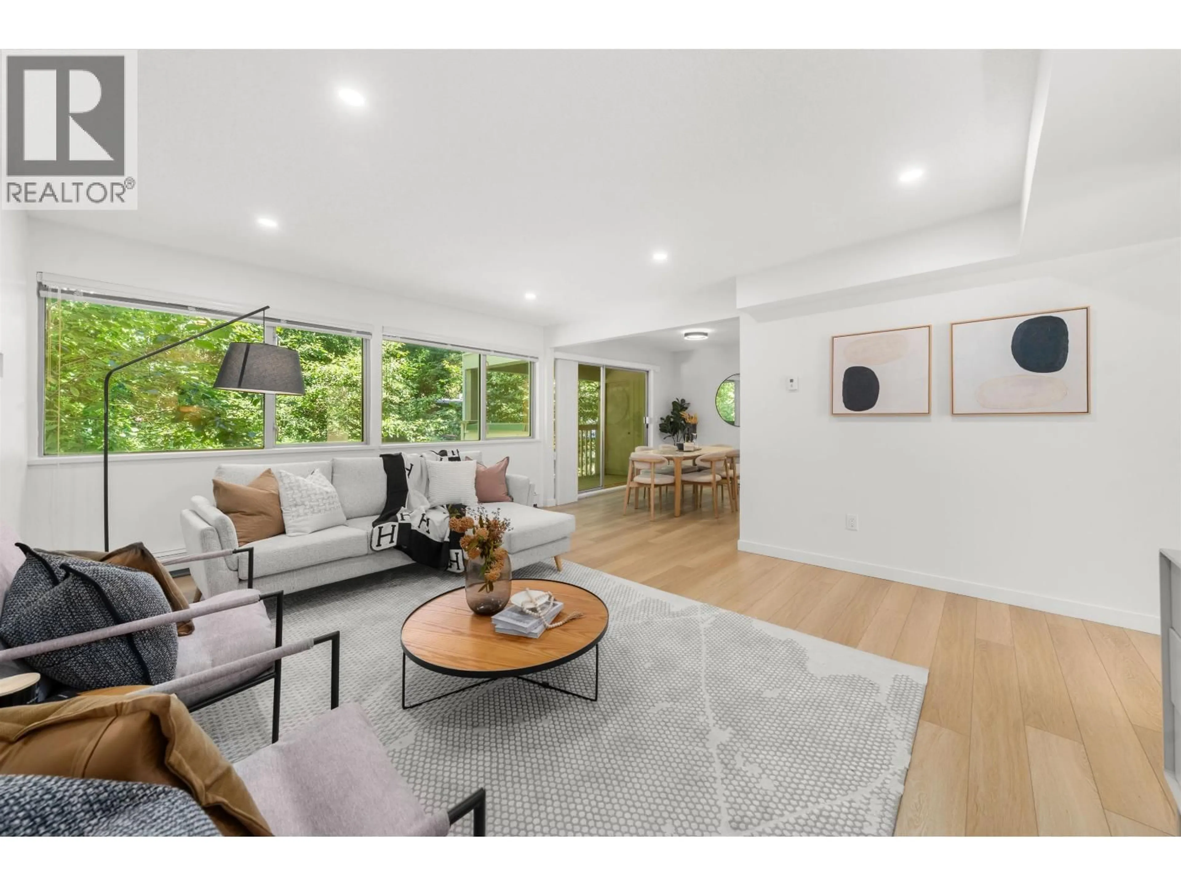 Living room with furniture, unknown for 879 WESTVIEW CRESCENT, North Vancouver British Columbia V7N2L5