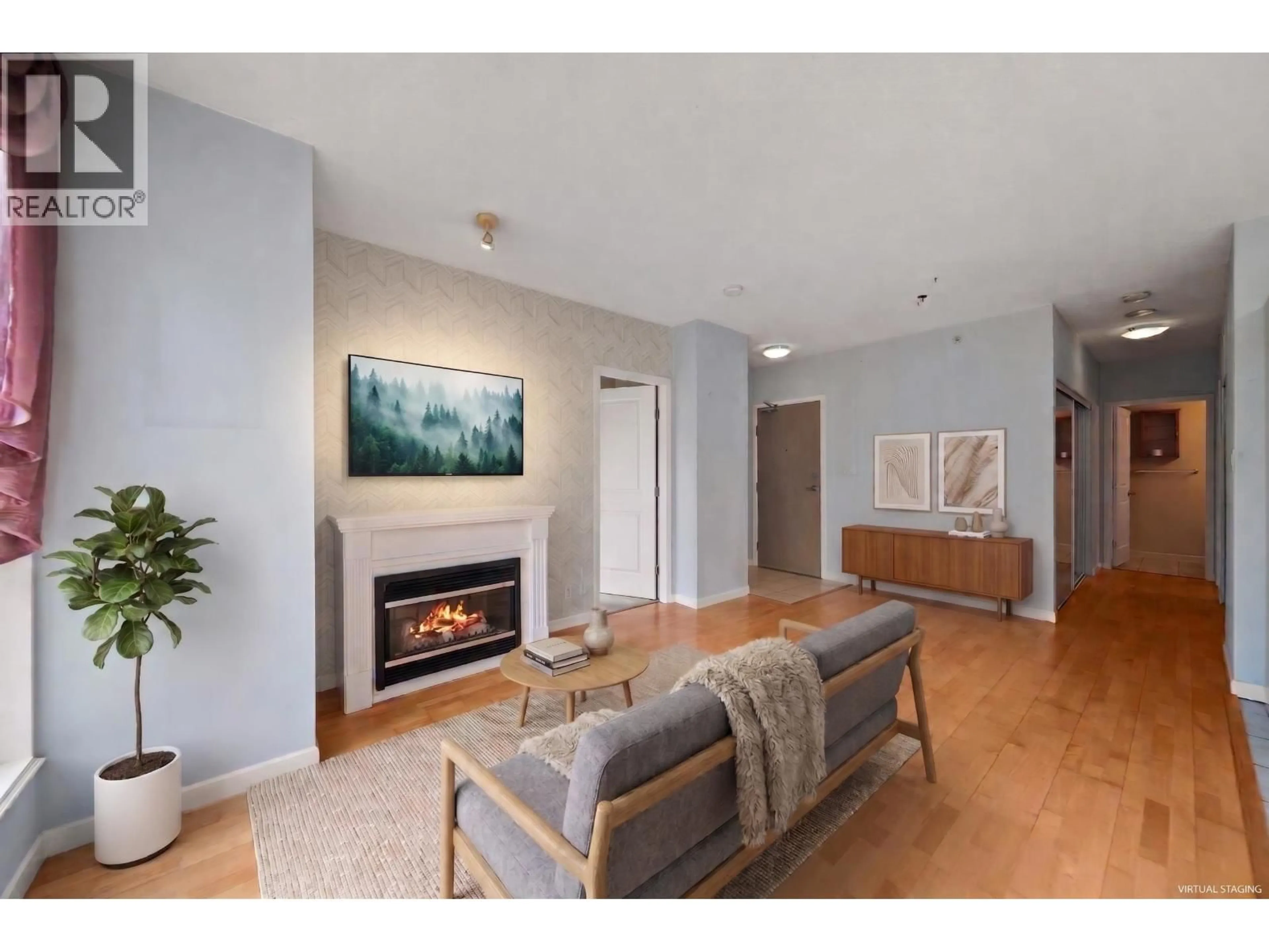 Living room with furniture, wood/laminate floor for 101 - 850 ROYAL AVENUE, New Westminster British Columbia V3M1A6