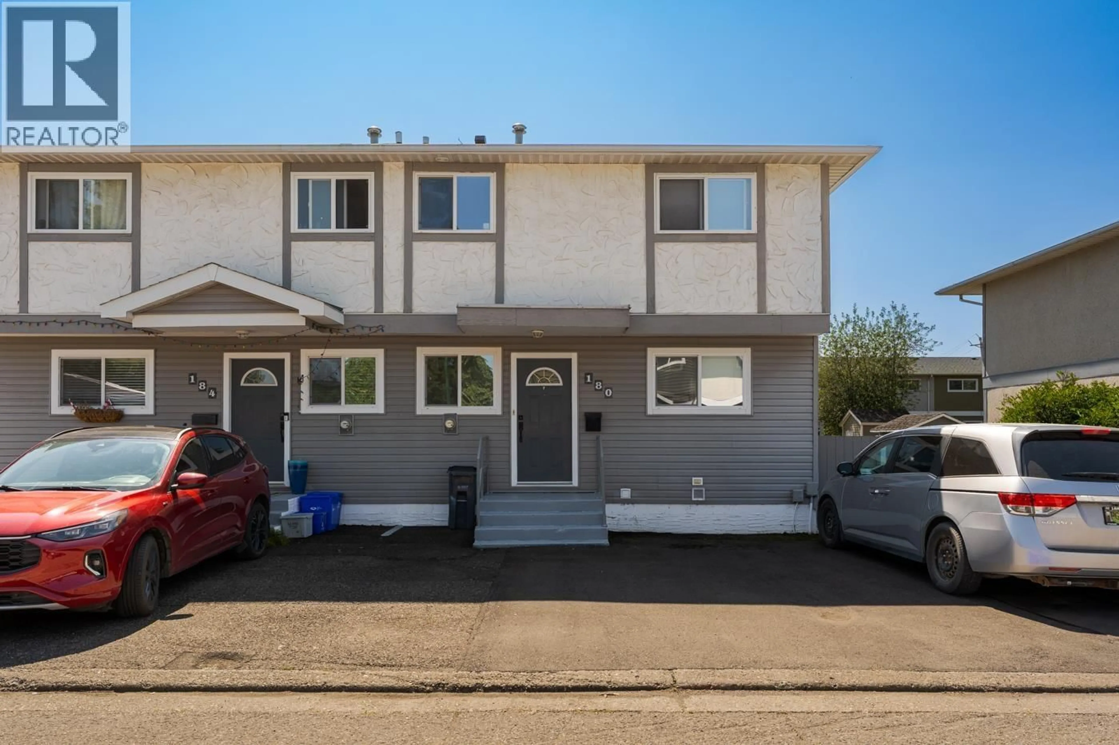 Home with vinyl exterior material, street for 180 MCARTHUR PLACE, Prince George British Columbia V2M5N4