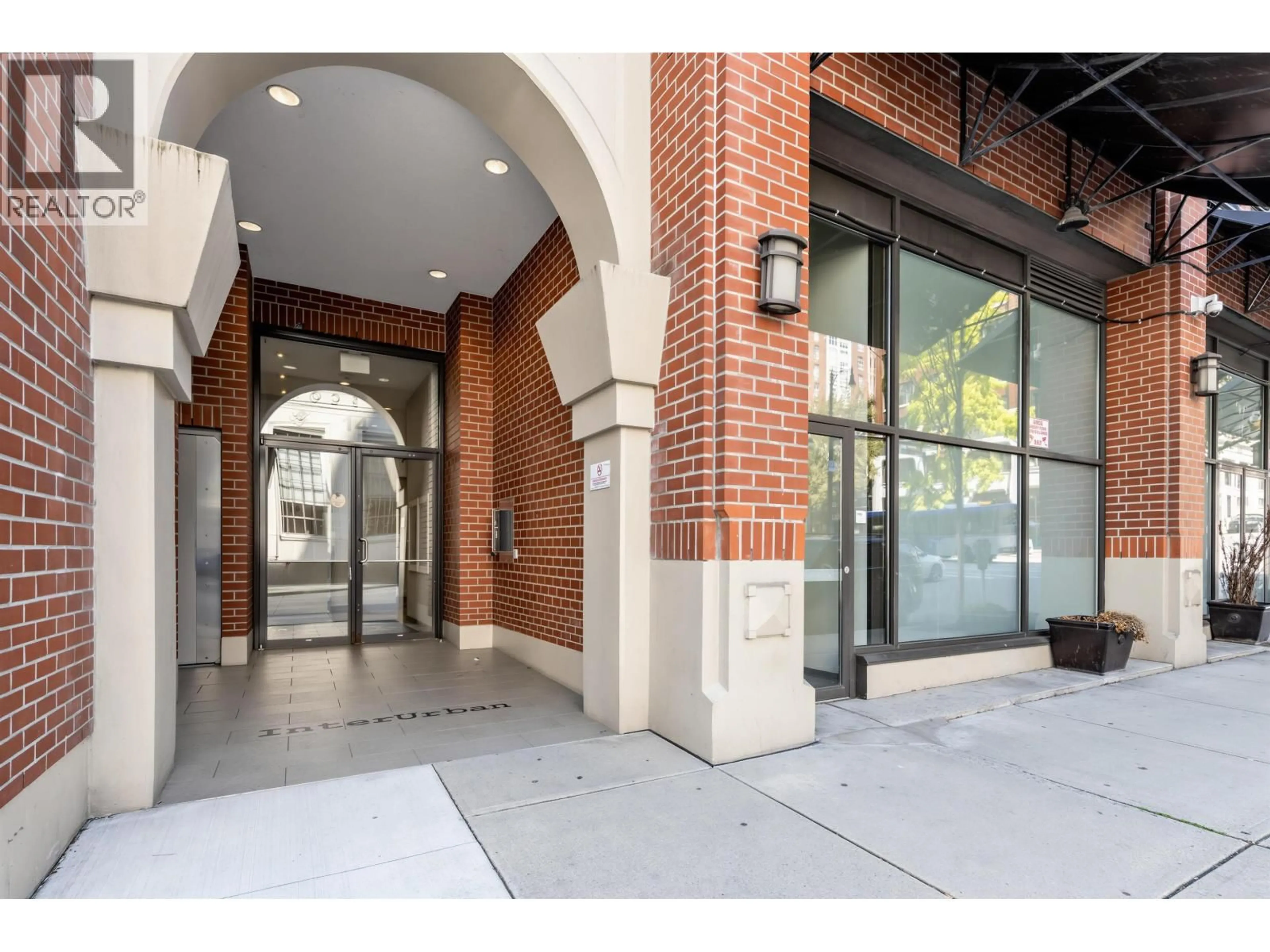 Indoor foyer for 1904 - 14 BEGBIE STREET, New Westminster British Columbia V3M0C4