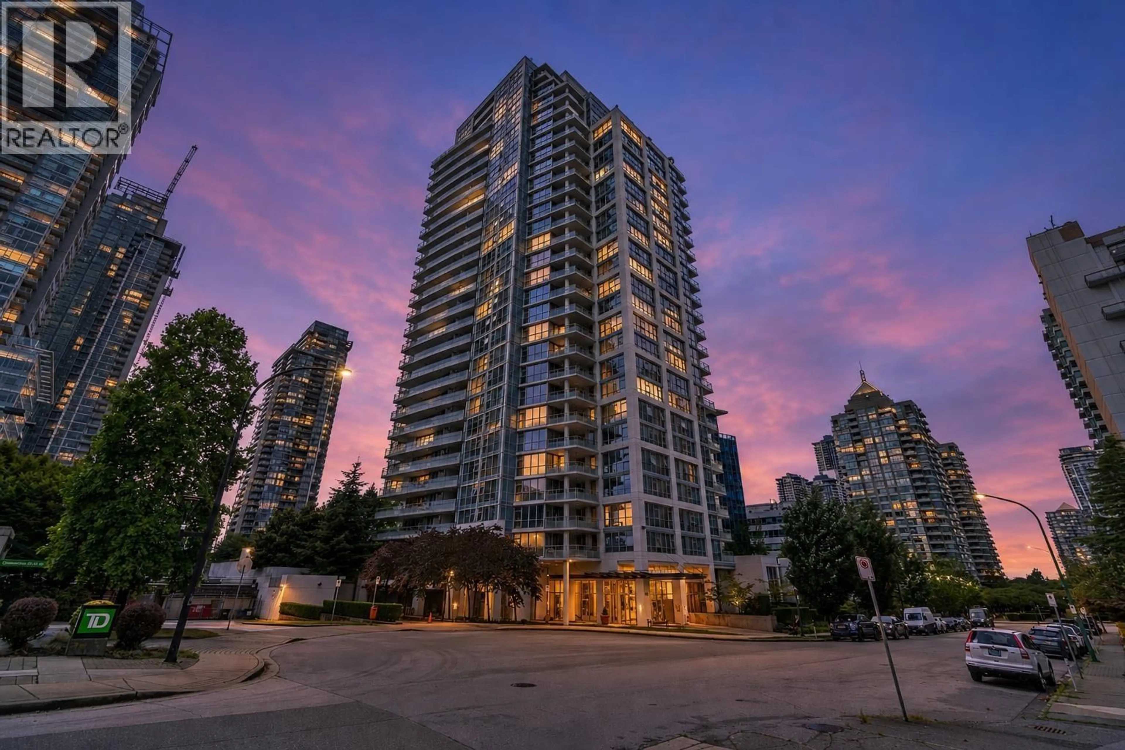 Patio, building for 402 - 4400 BUCHANAN STREET, Burnaby British Columbia V5C0E3