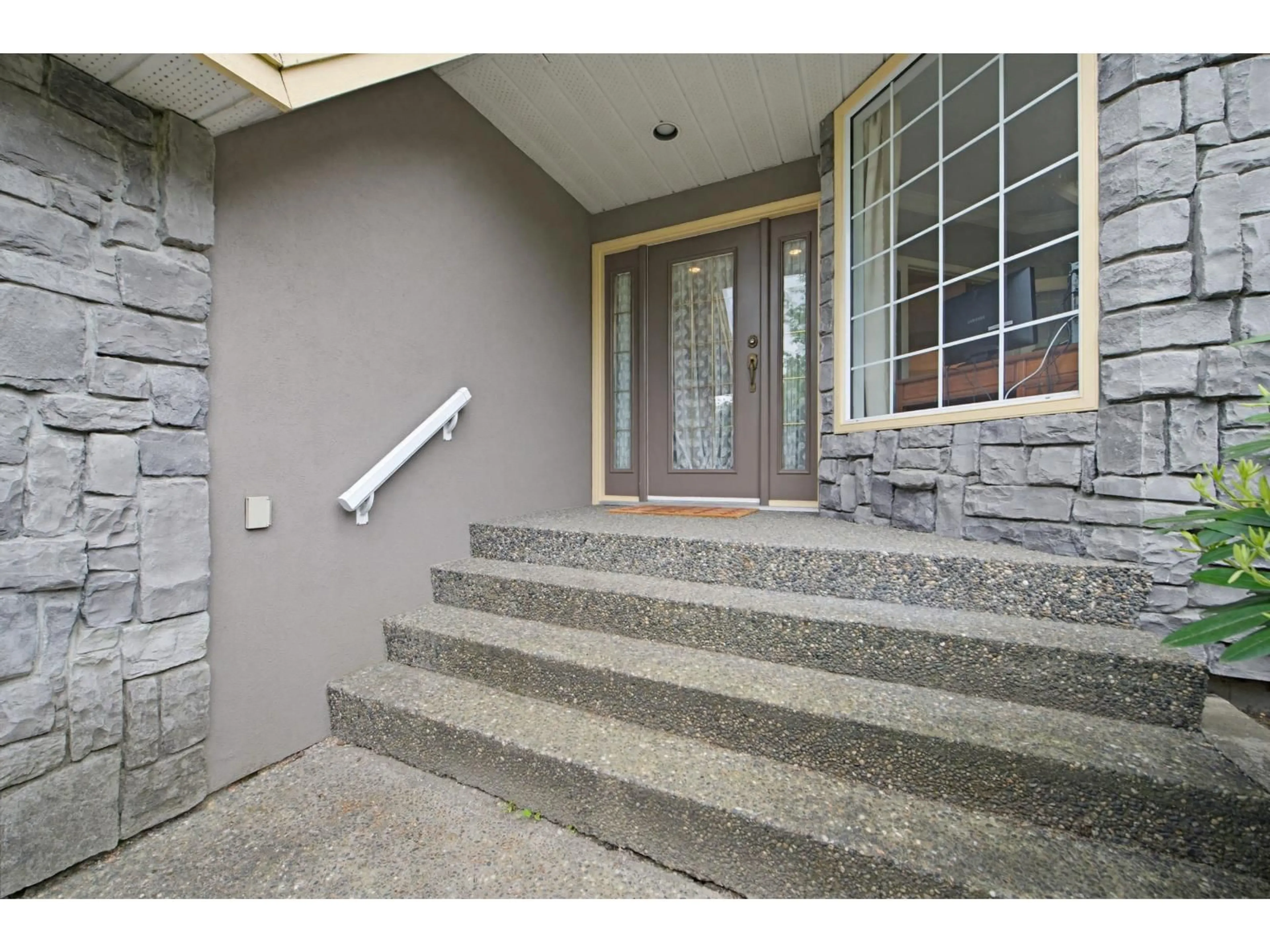 Unknown for 20566 89B AVENUE, Langley British Columbia V1M2P2