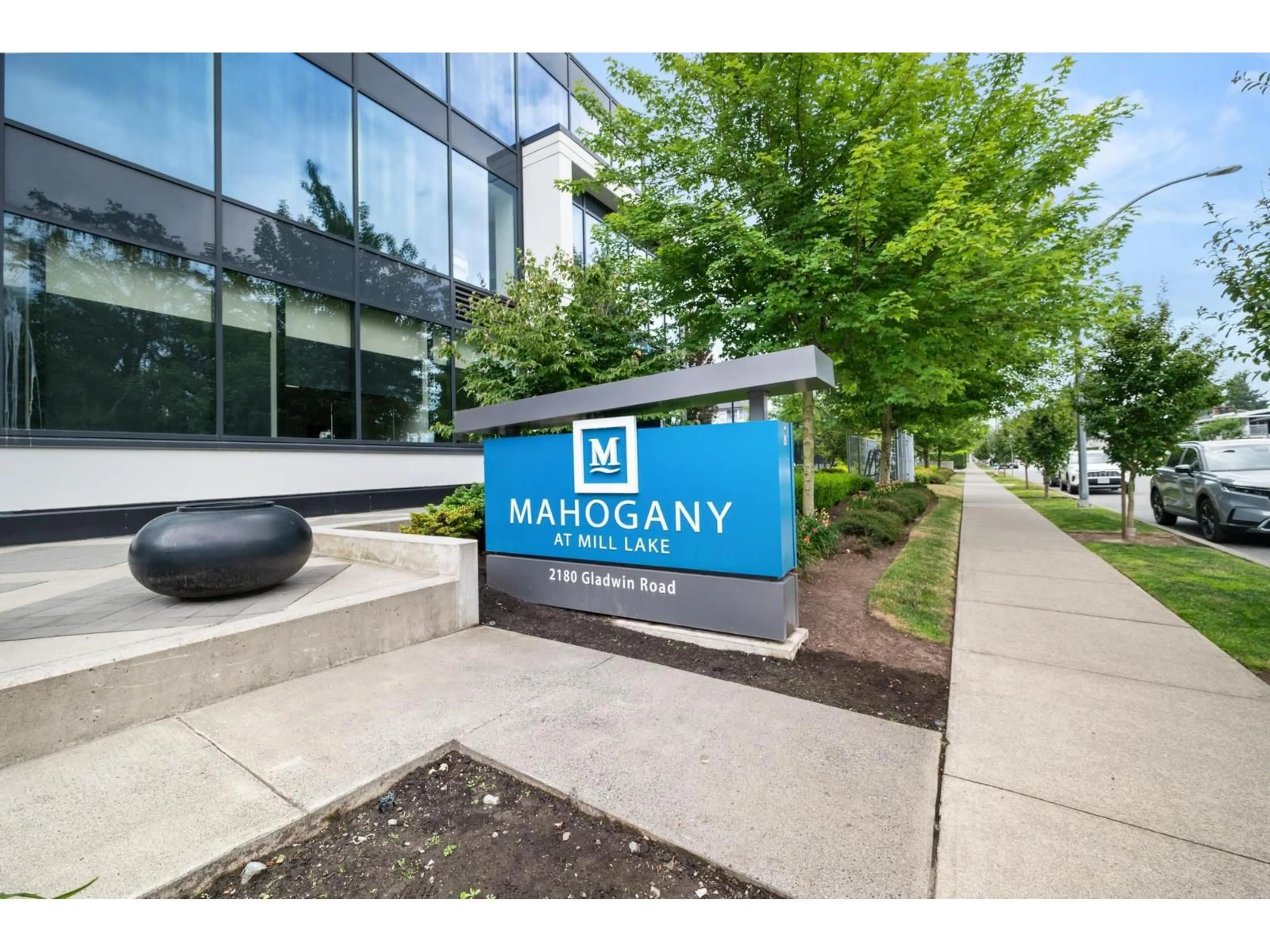 Indoor entryway for 1201 - 2180 GLADWIN ROAD, Abbotsford British Columbia V2S0H4