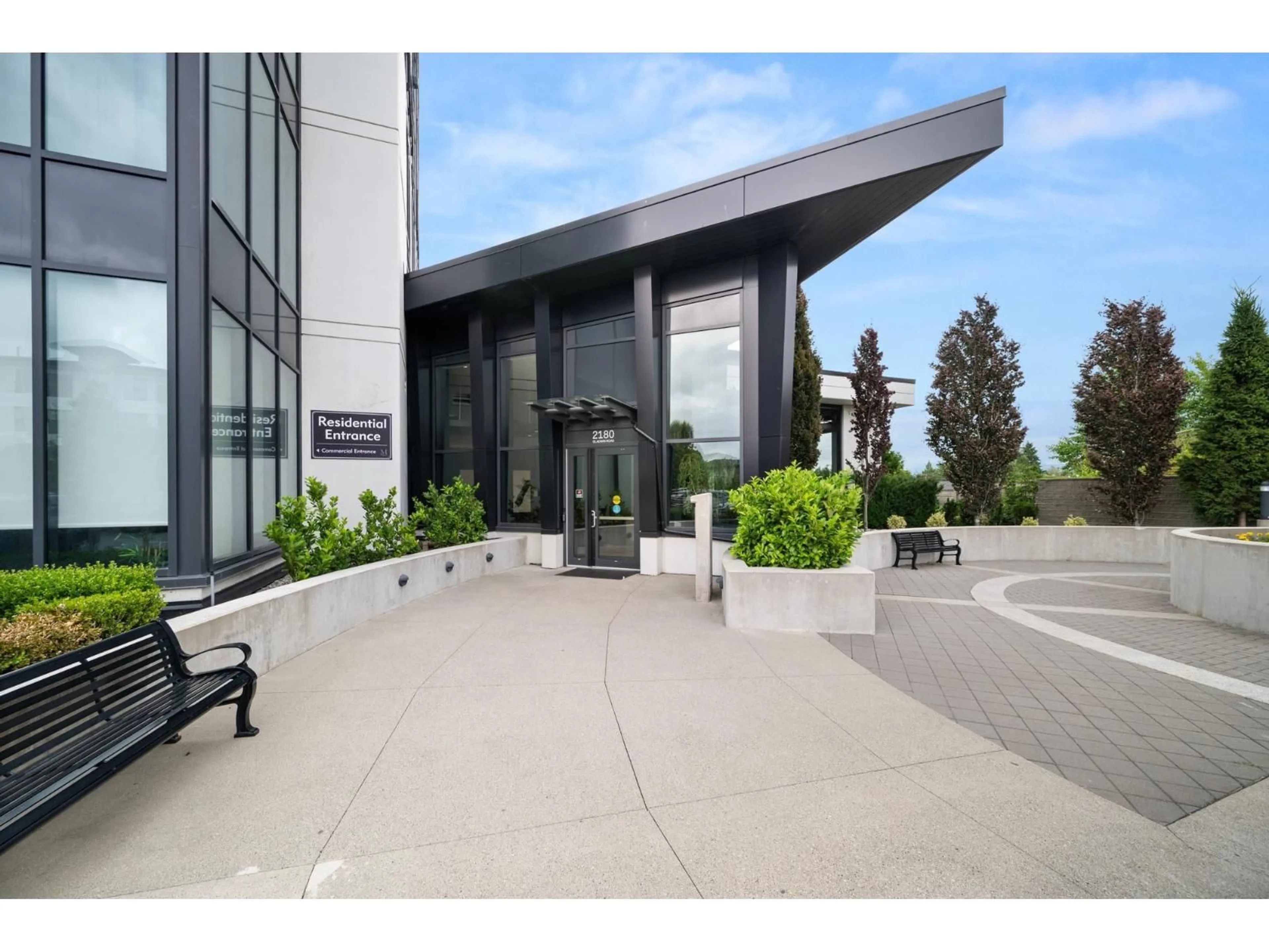 Indoor foyer for 1201 - 2180 GLADWIN ROAD, Abbotsford British Columbia V2S0H4