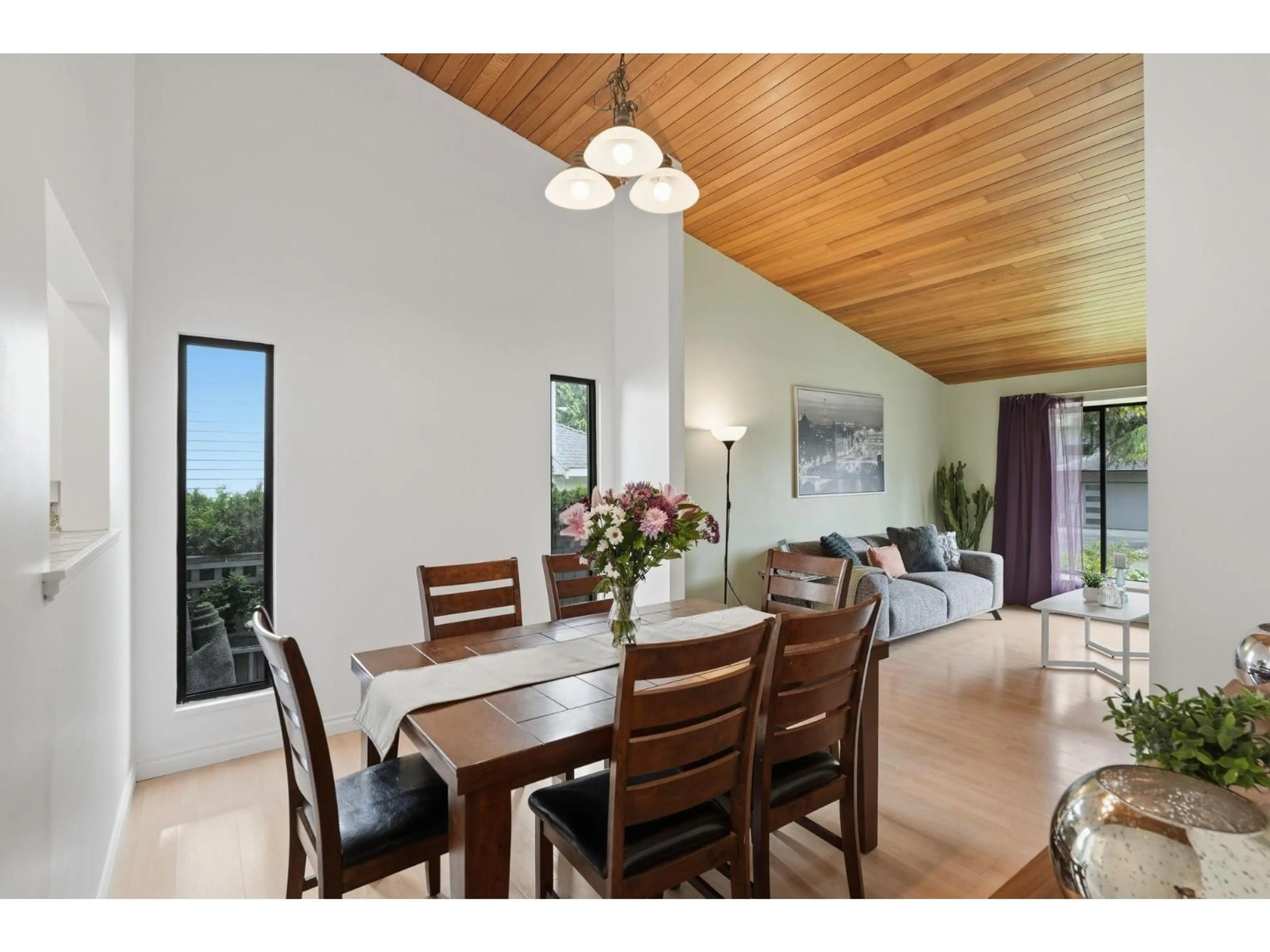 Dining room, wood/laminate floor for 11837 ALDERWOOD CRESCENT, Delta British Columbia V4E3E4
