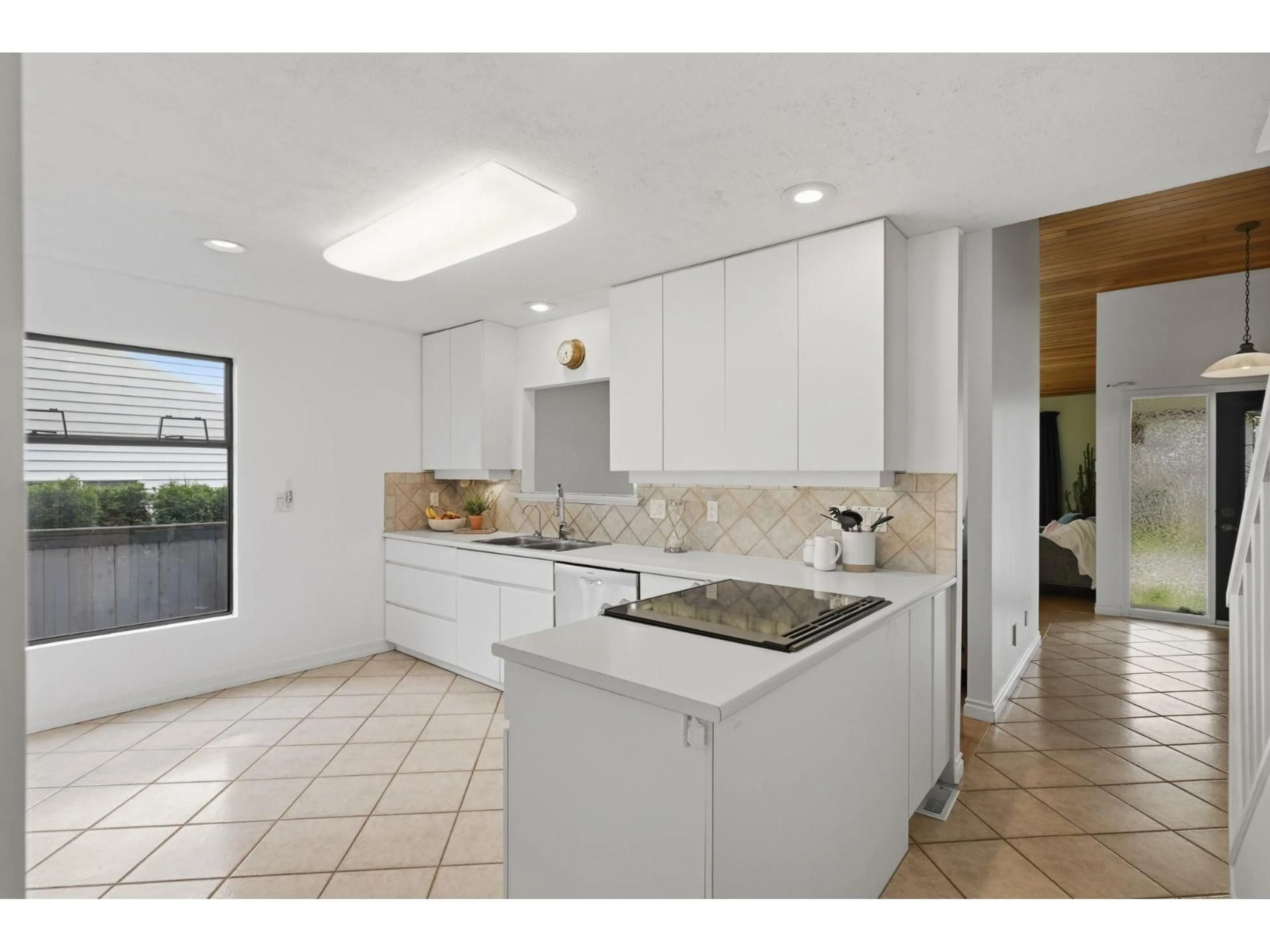 Open concept kitchen, ceramic/tile floor for 11837 ALDERWOOD CRESCENT, Delta British Columbia V4E3E4