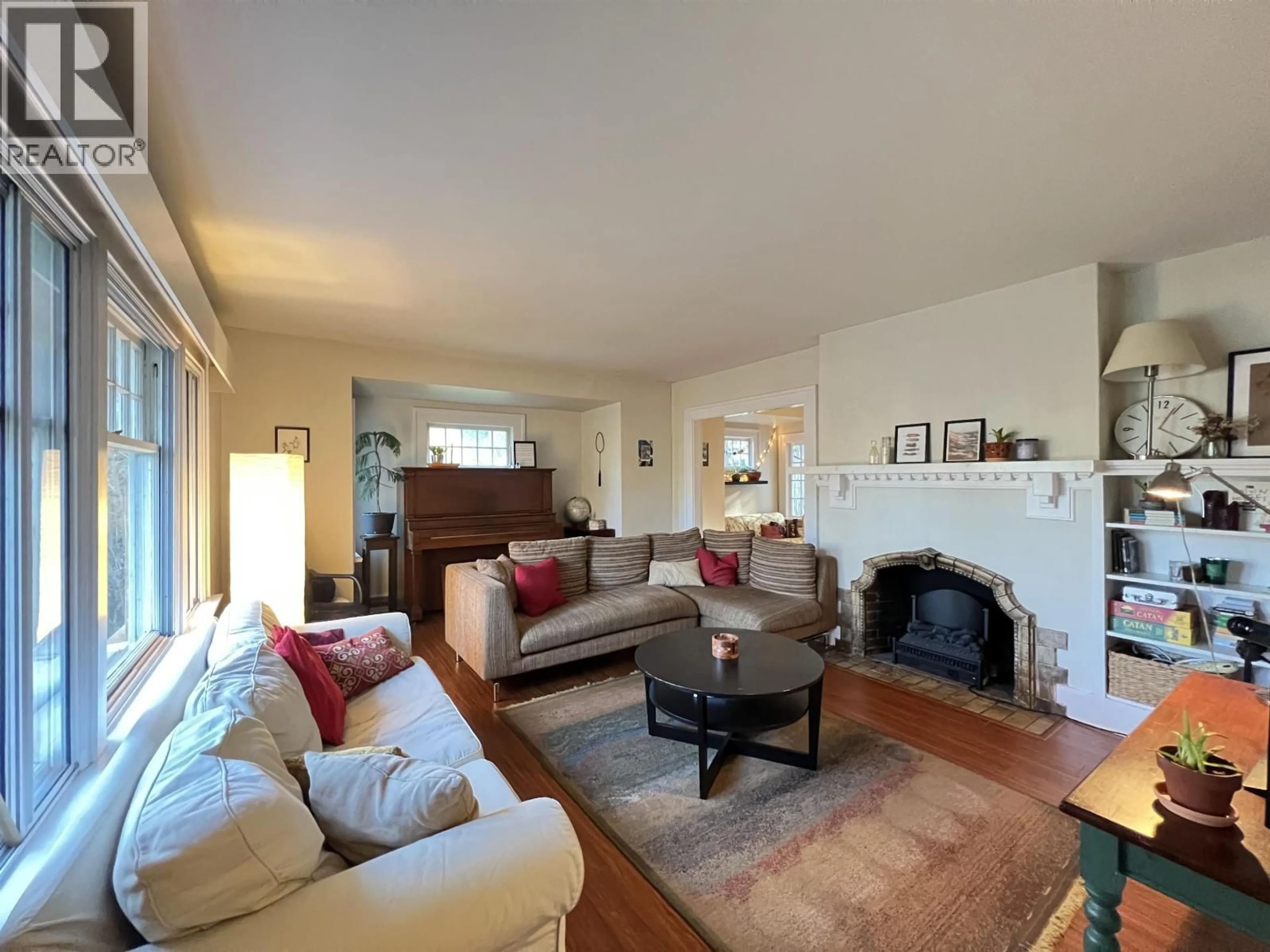 Living room with furniture, unknown for 2080 33RD AVENUE, Vancouver British Columbia V6M1B7