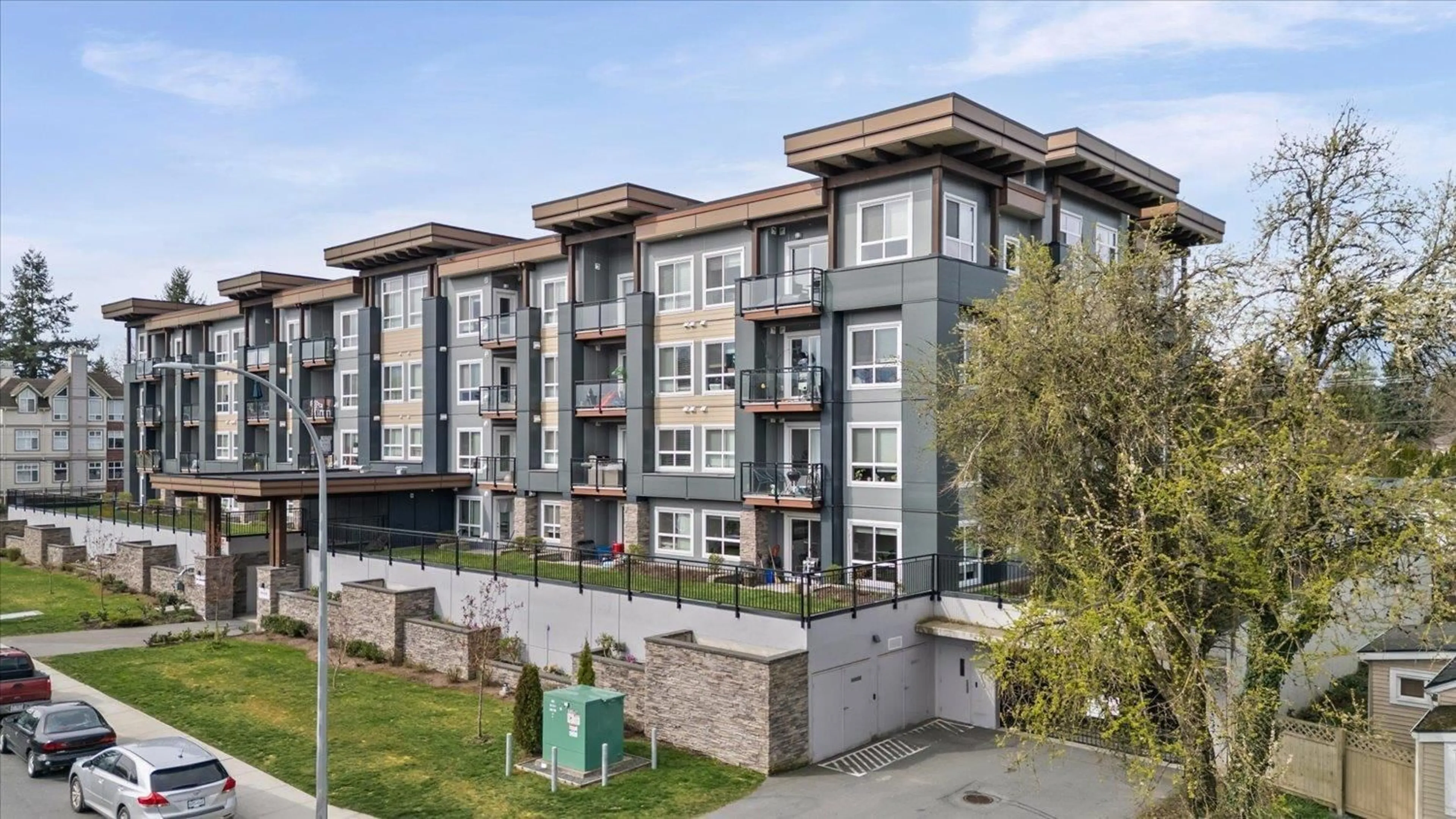 Patio, building for 112 - 9450 ROBSON STREET, Chilliwack British Columbia V2P0L7