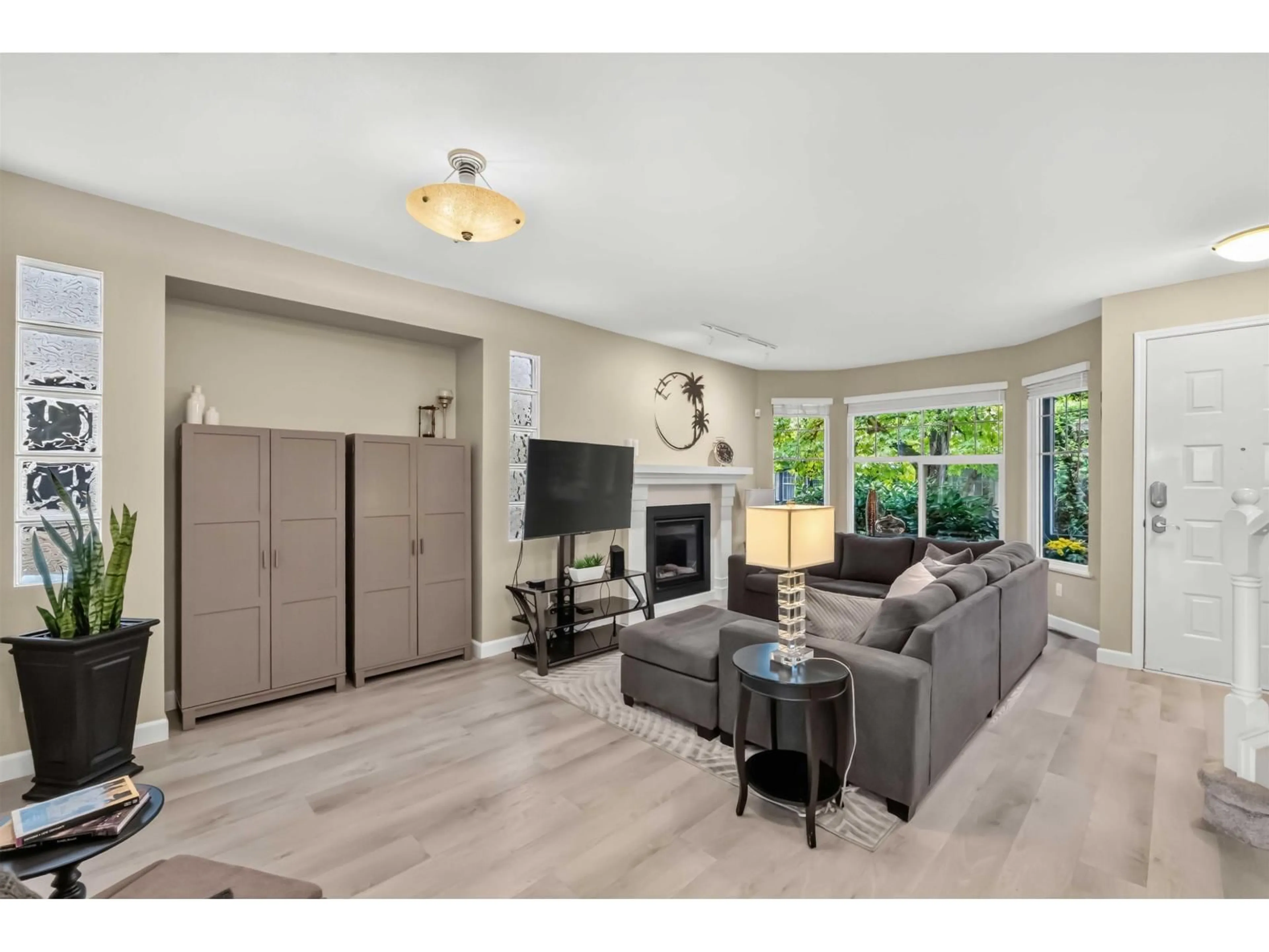 Living room with furniture, unknown for 8675 206B STREET, Langley British Columbia V1M3X5