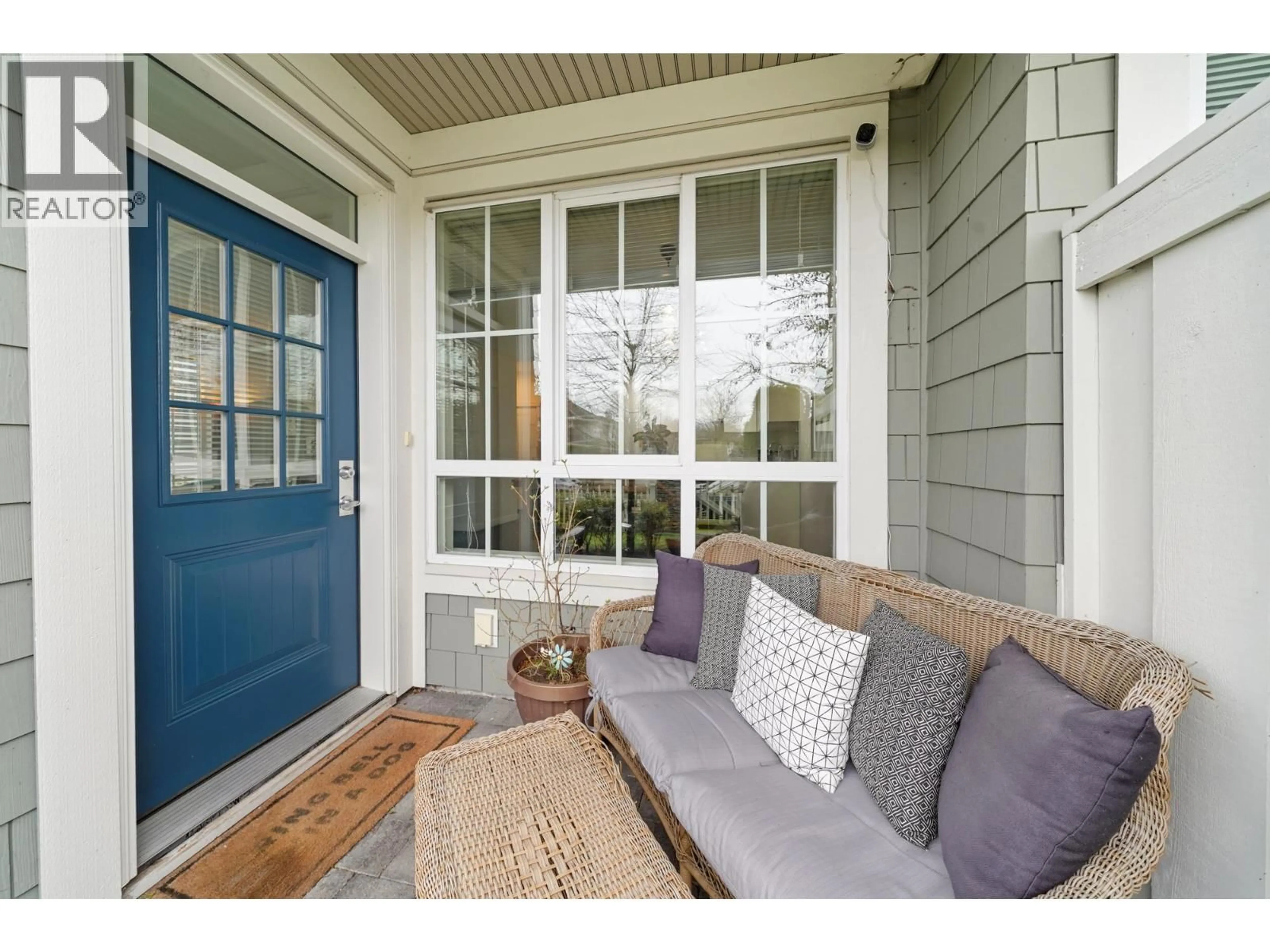 Indoor entryway for 17 - 5510 ADMIRAL WAY, Delta British Columbia V4K0C3