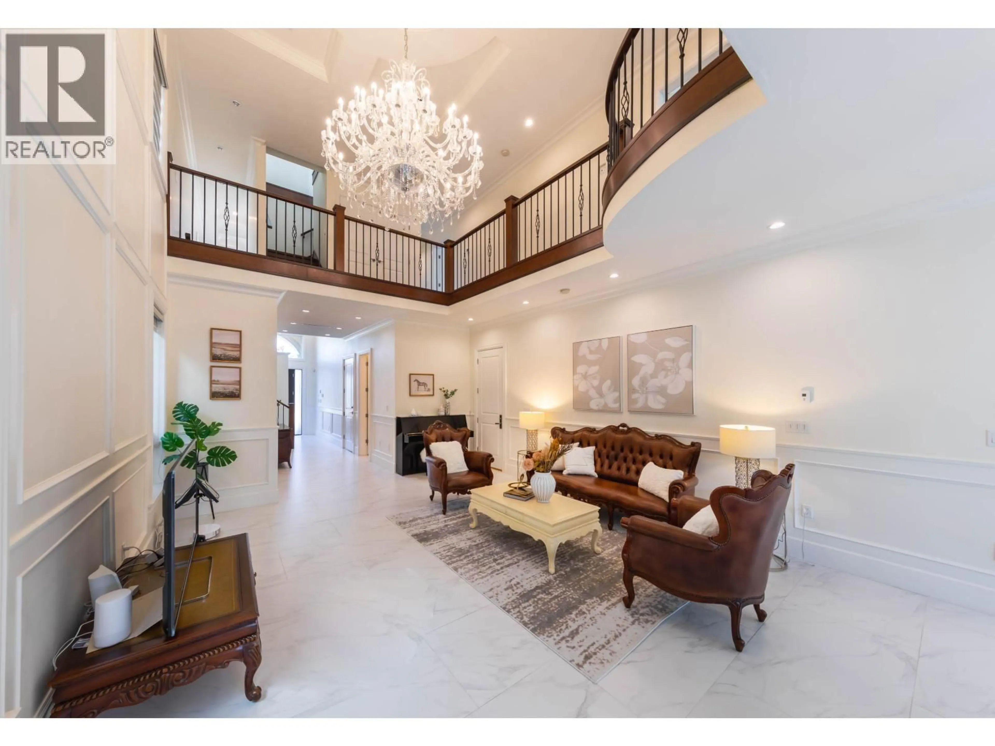 Indoor foyer for 6200 GOLDSMITH DRIVE, Richmond British Columbia V7E4G5