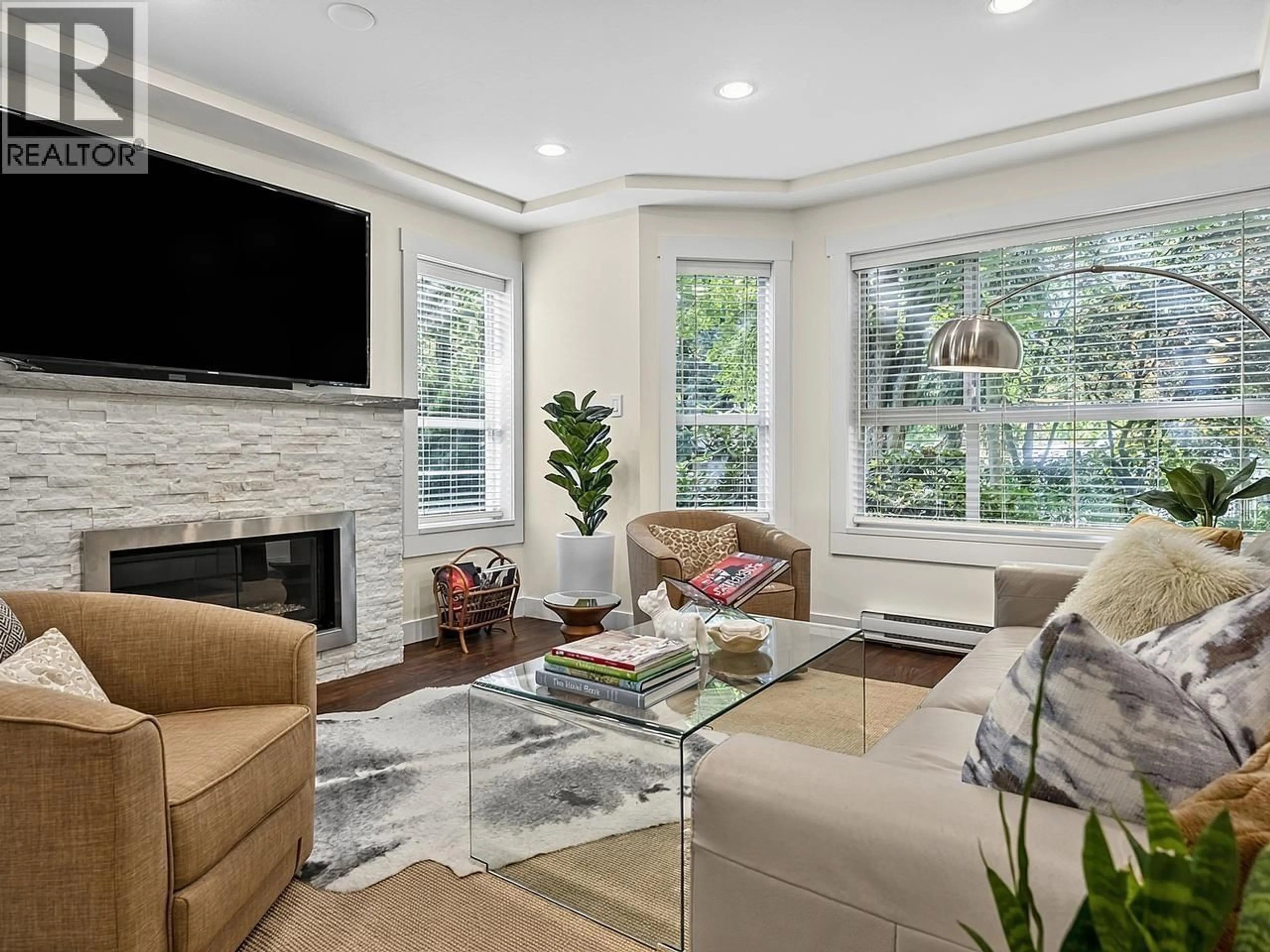 Living room with furniture, unknown for 109 - 1283 PARKGATE AVENUE, North Vancouver British Columbia V7H3A3