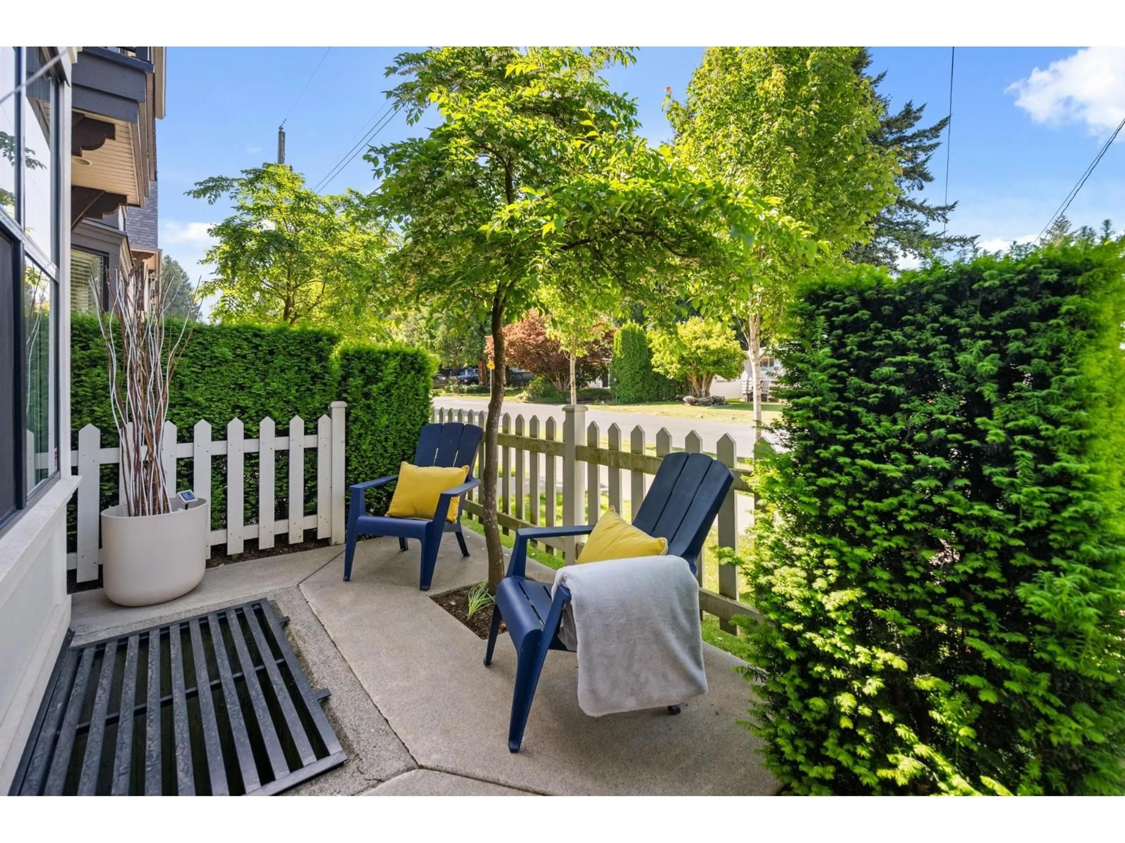 Patio, street for 25 - 33460 LYNN AVENUE, Abbotsford British Columbia V2S0H6