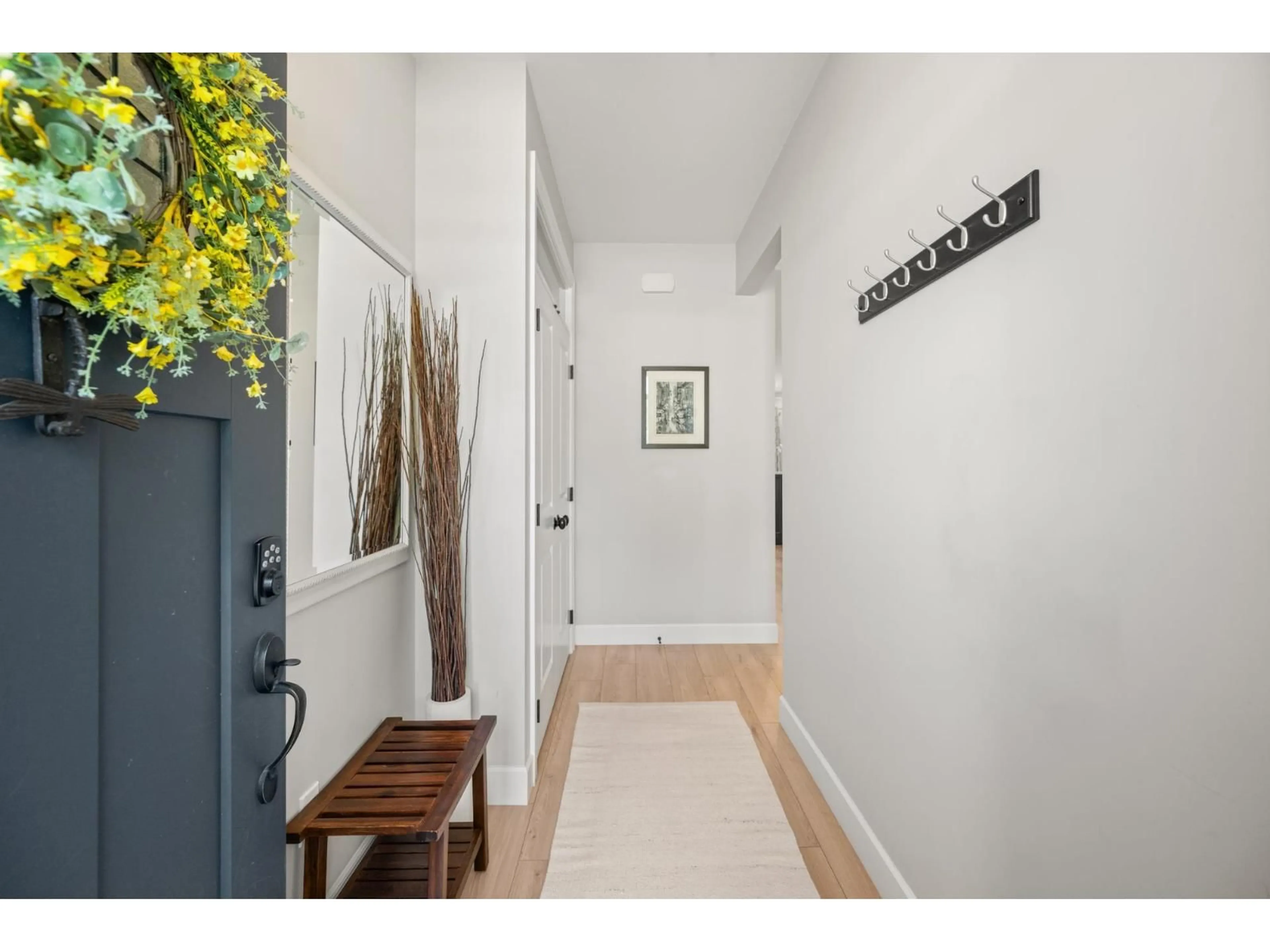 Indoor entryway for 25 - 33460 LYNN AVENUE, Abbotsford British Columbia V2S0H6