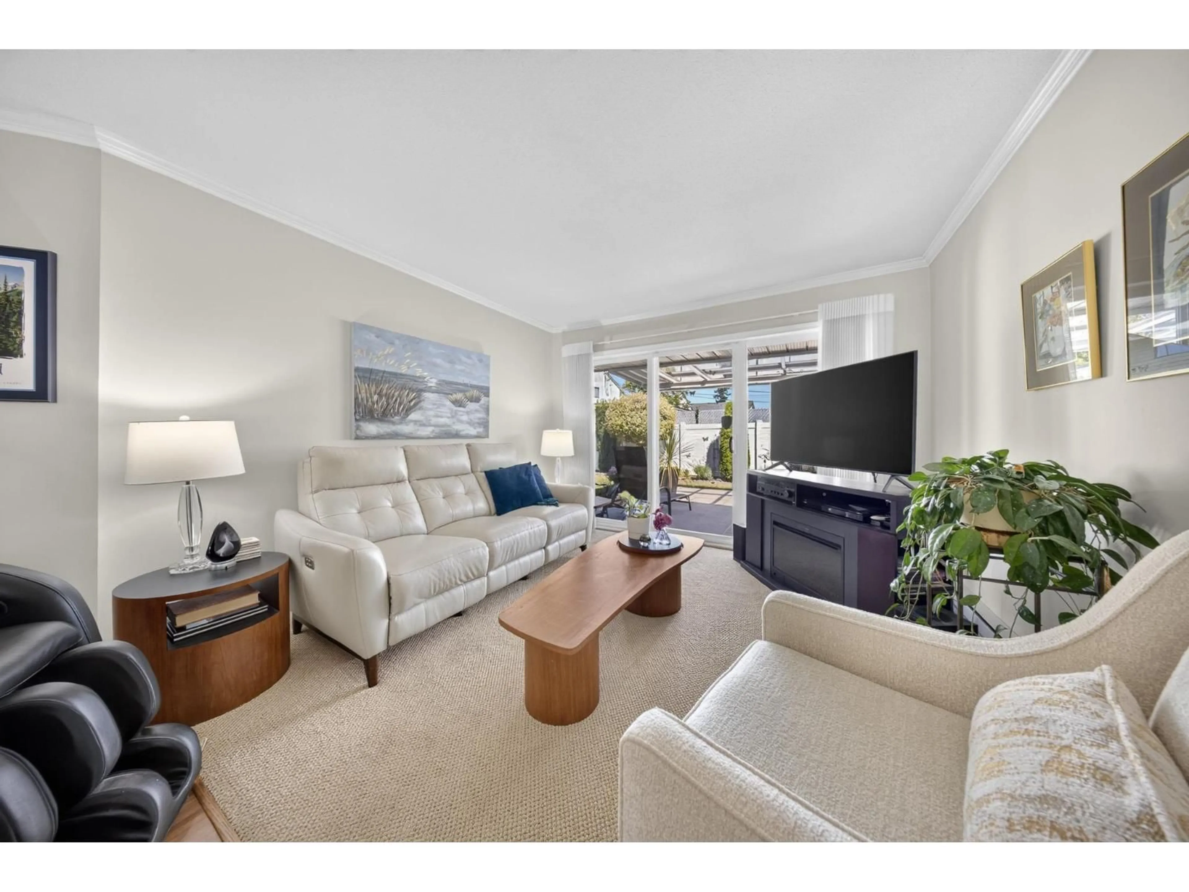Living room with furniture, unknown for 4 - 9300 HAZEL STREET, Chilliwack British Columbia V2P5N2