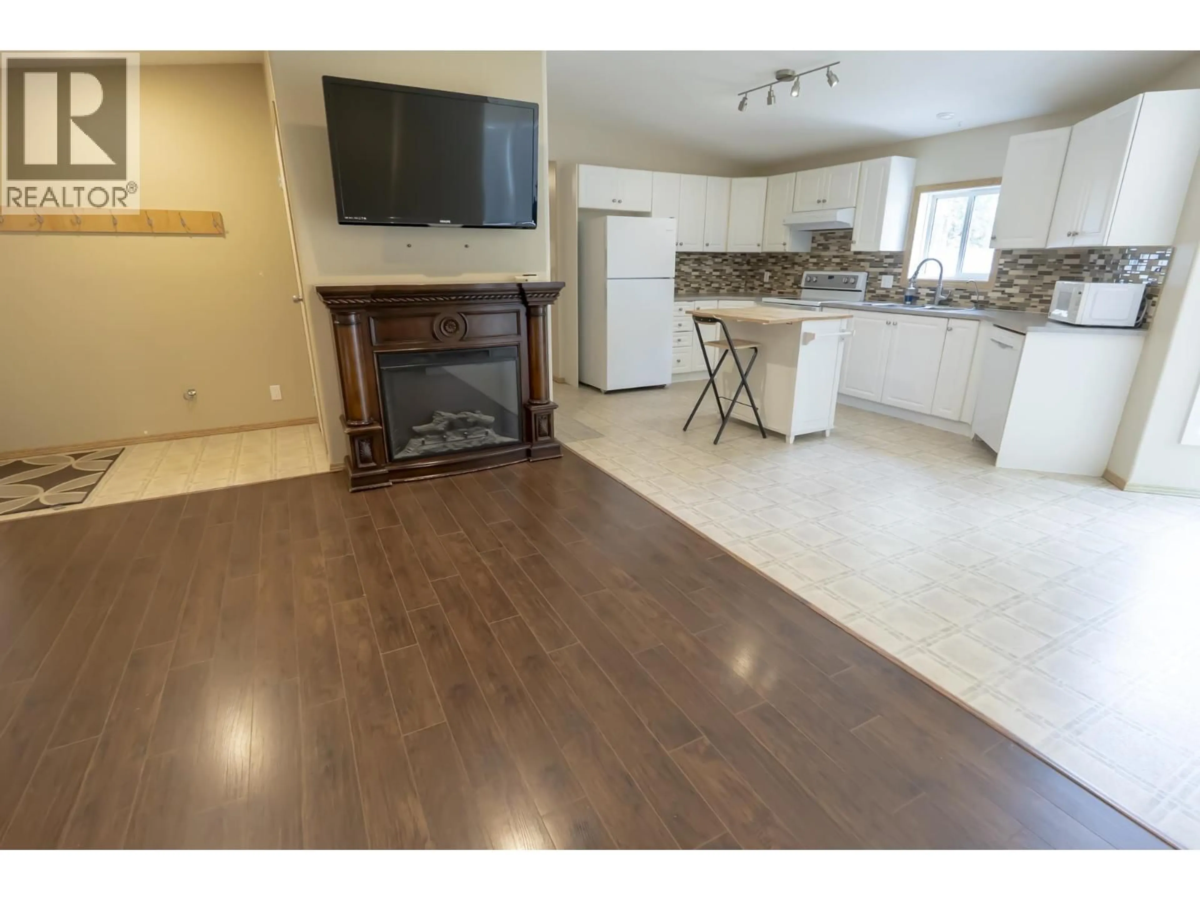 Open concept kitchen, unknown for 3620 ERICKSON ROAD, Vanderhoof British Columbia V0J3A2
