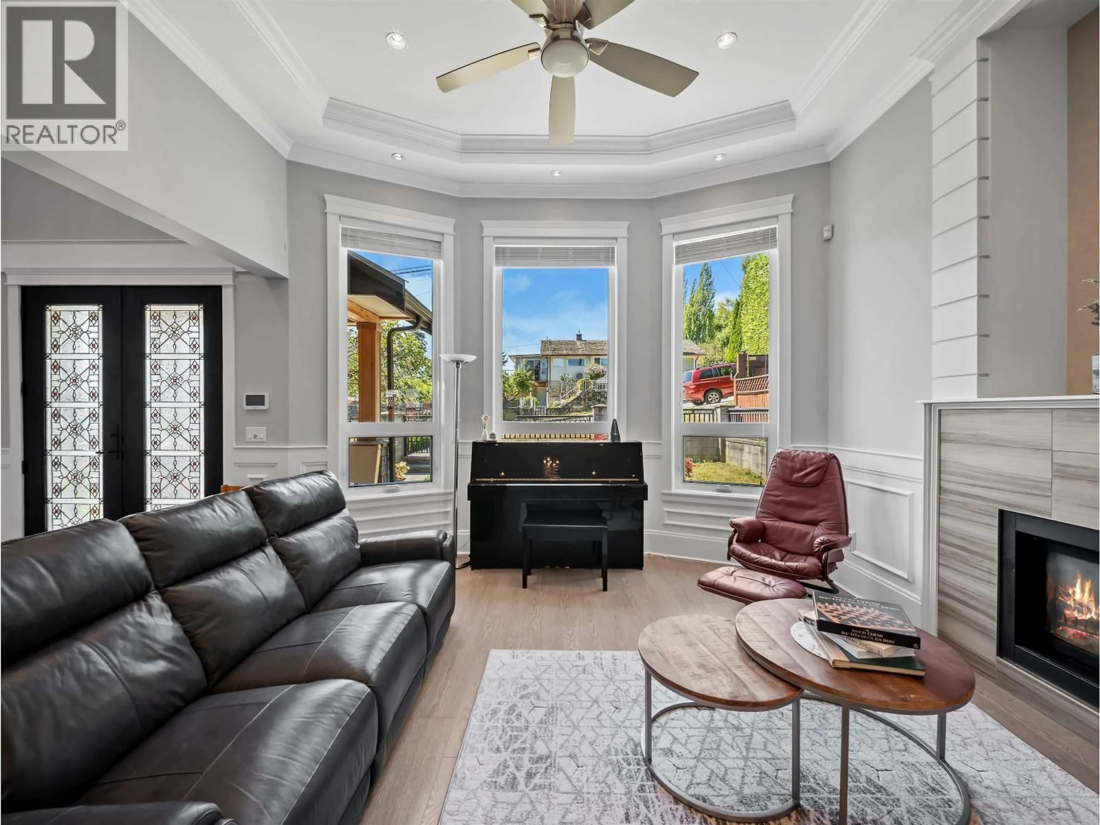 Living room with furniture, unknown for 7626 HEDLEY AVENUE, Burnaby British Columbia V5E2R3