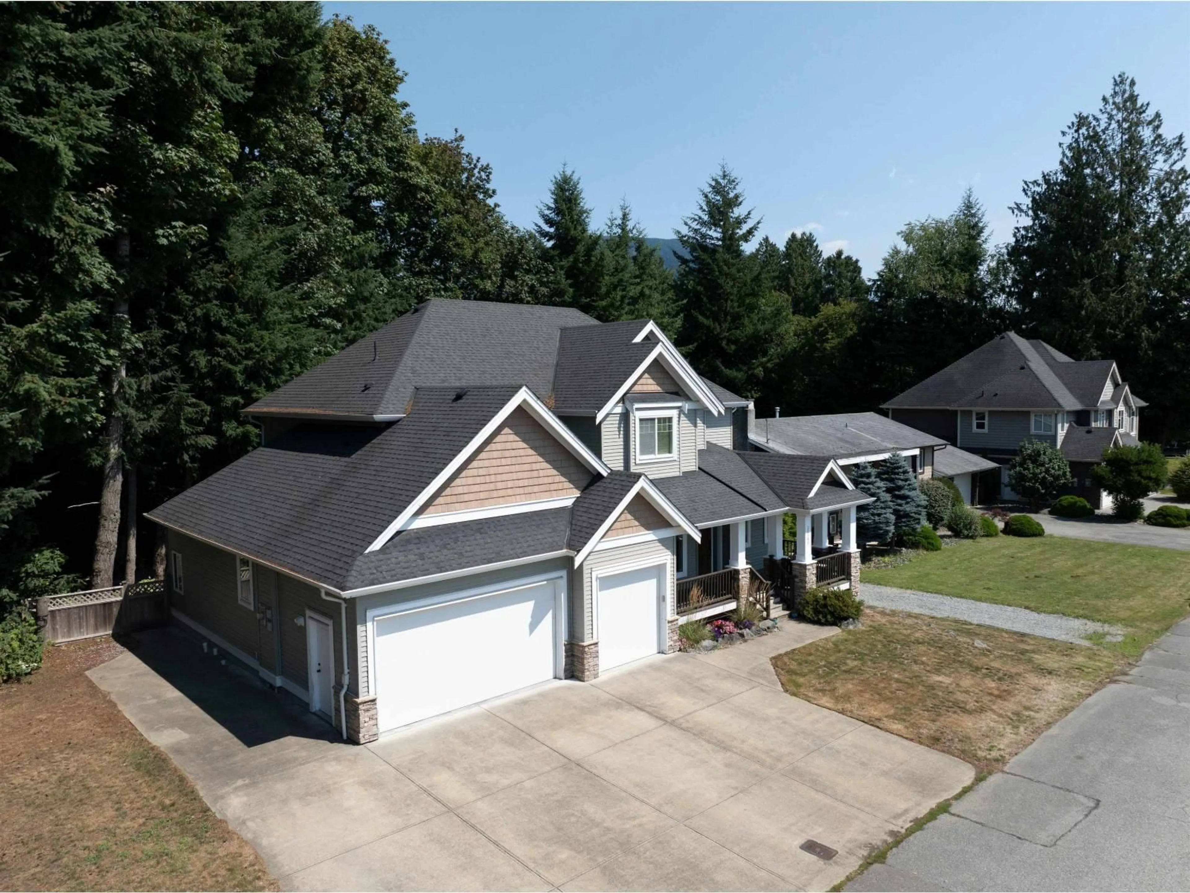 A pic from outside/outdoor area/front of a property/back of a property/a pic from drone, street for 35159 MCEWEN AVENUE, Mission British Columbia V2V6R4