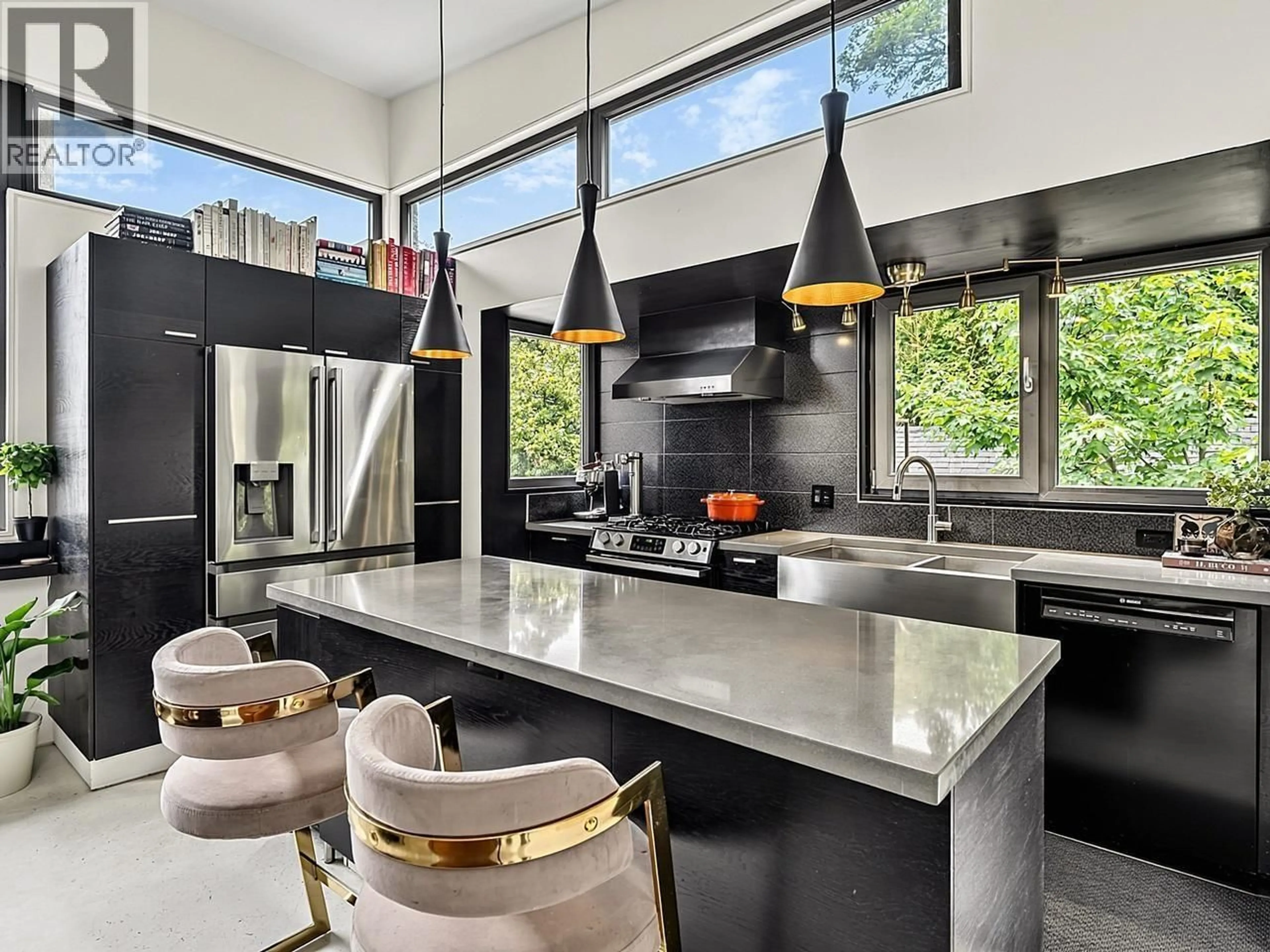 Contemporary kitchen, unknown for 1557 20TH AVENUE, Vancouver British Columbia V5N2K7