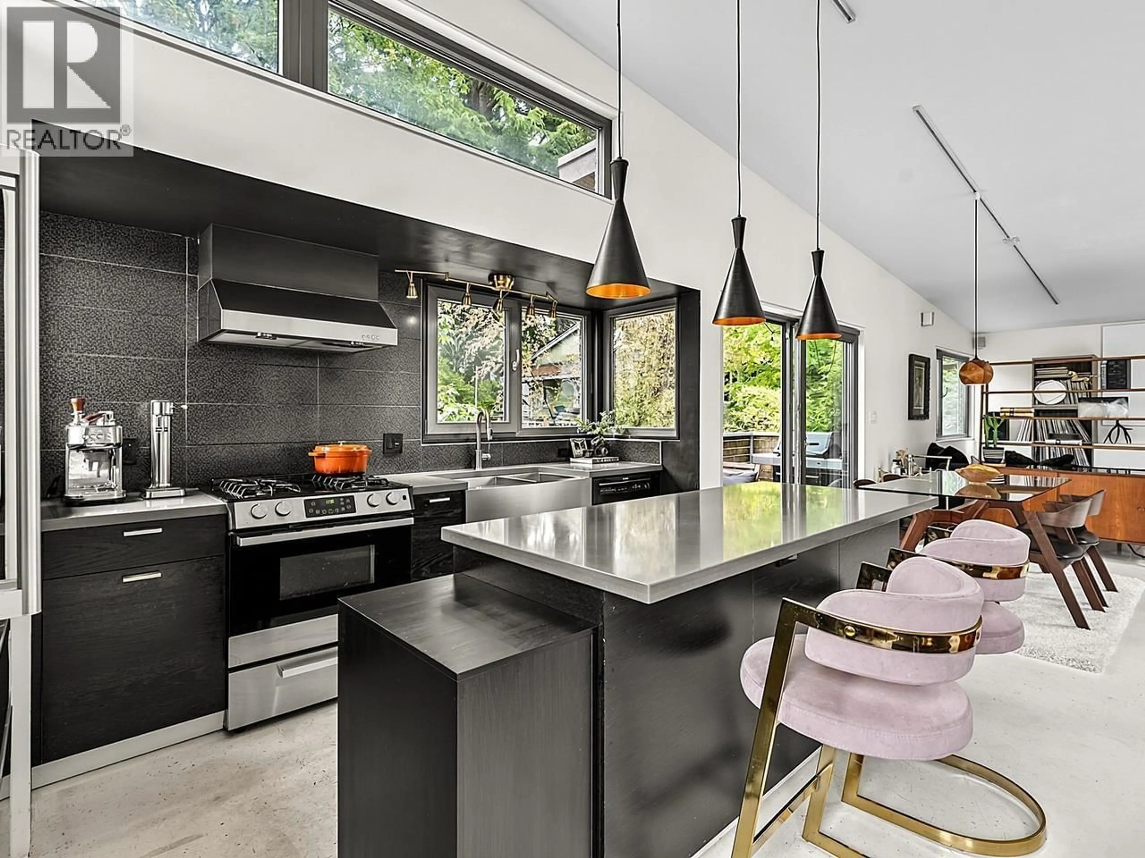 Contemporary kitchen, unknown for 1557 20TH AVENUE, Vancouver British Columbia V5N2K7