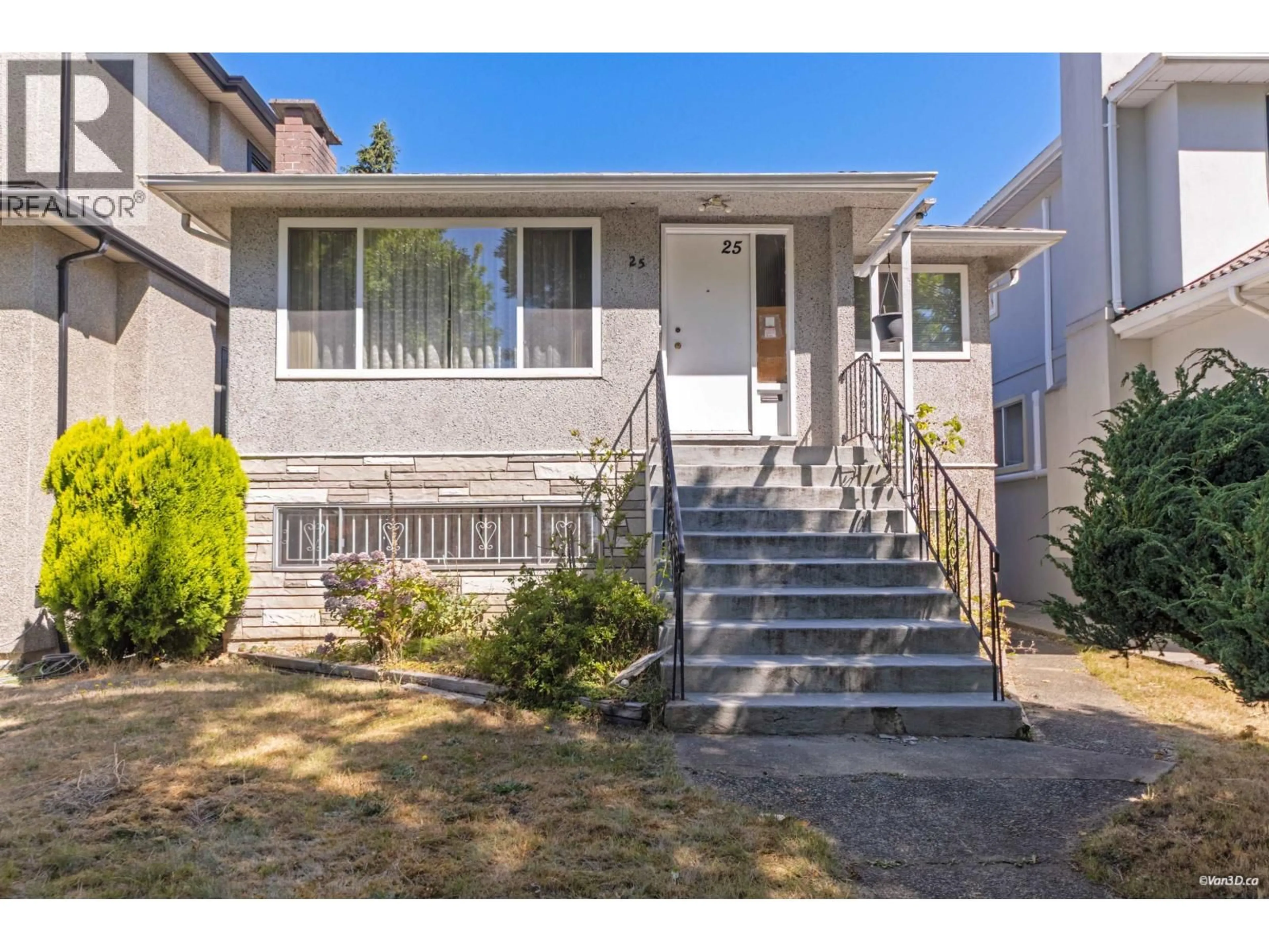 Home with vinyl exterior material, street for 25 47TH AVENUE, Vancouver British Columbia V5W2A4