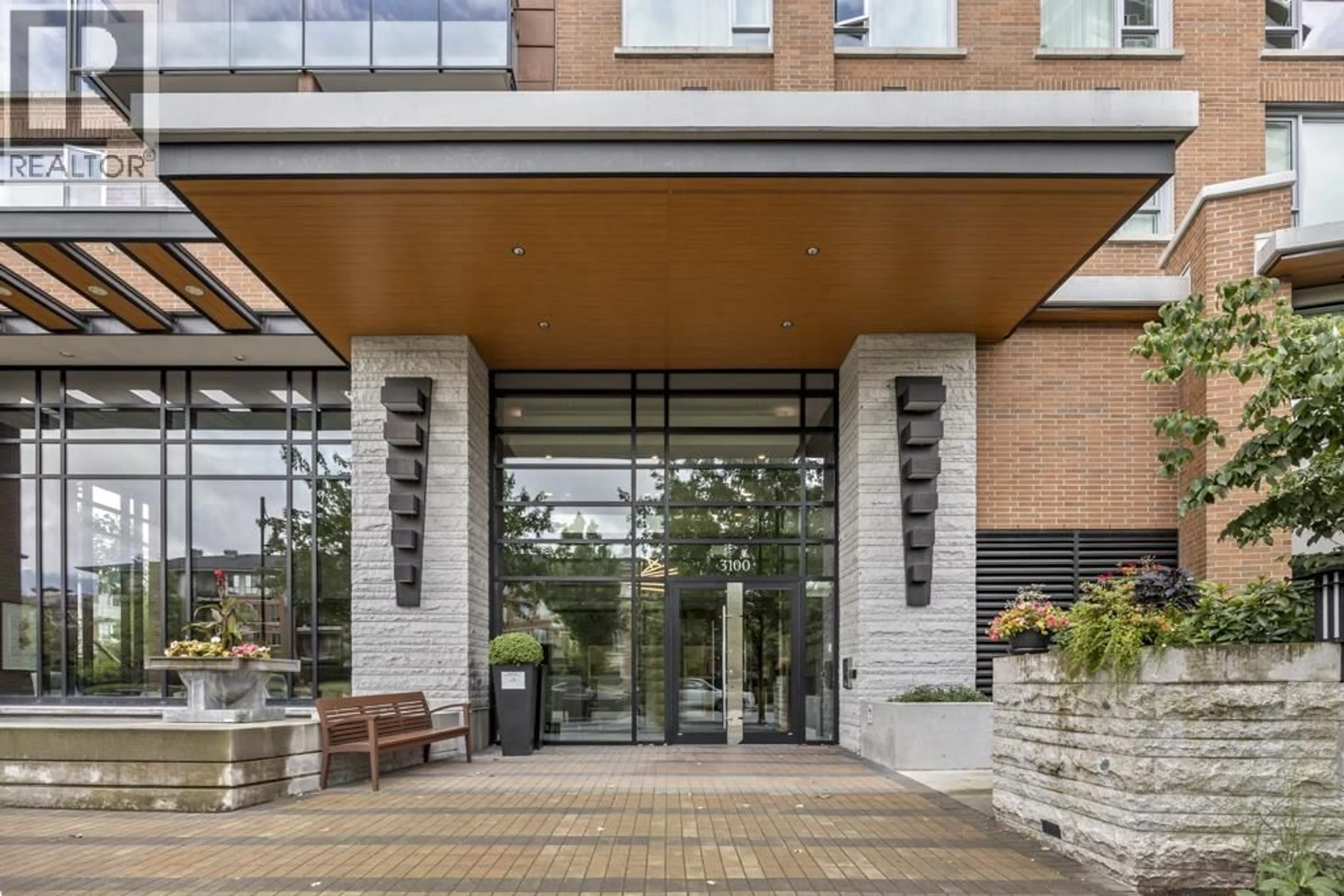 Indoor foyer for 2404 - 3100 WINDSOR GATE, Coquitlam British Columbia V3B0P3