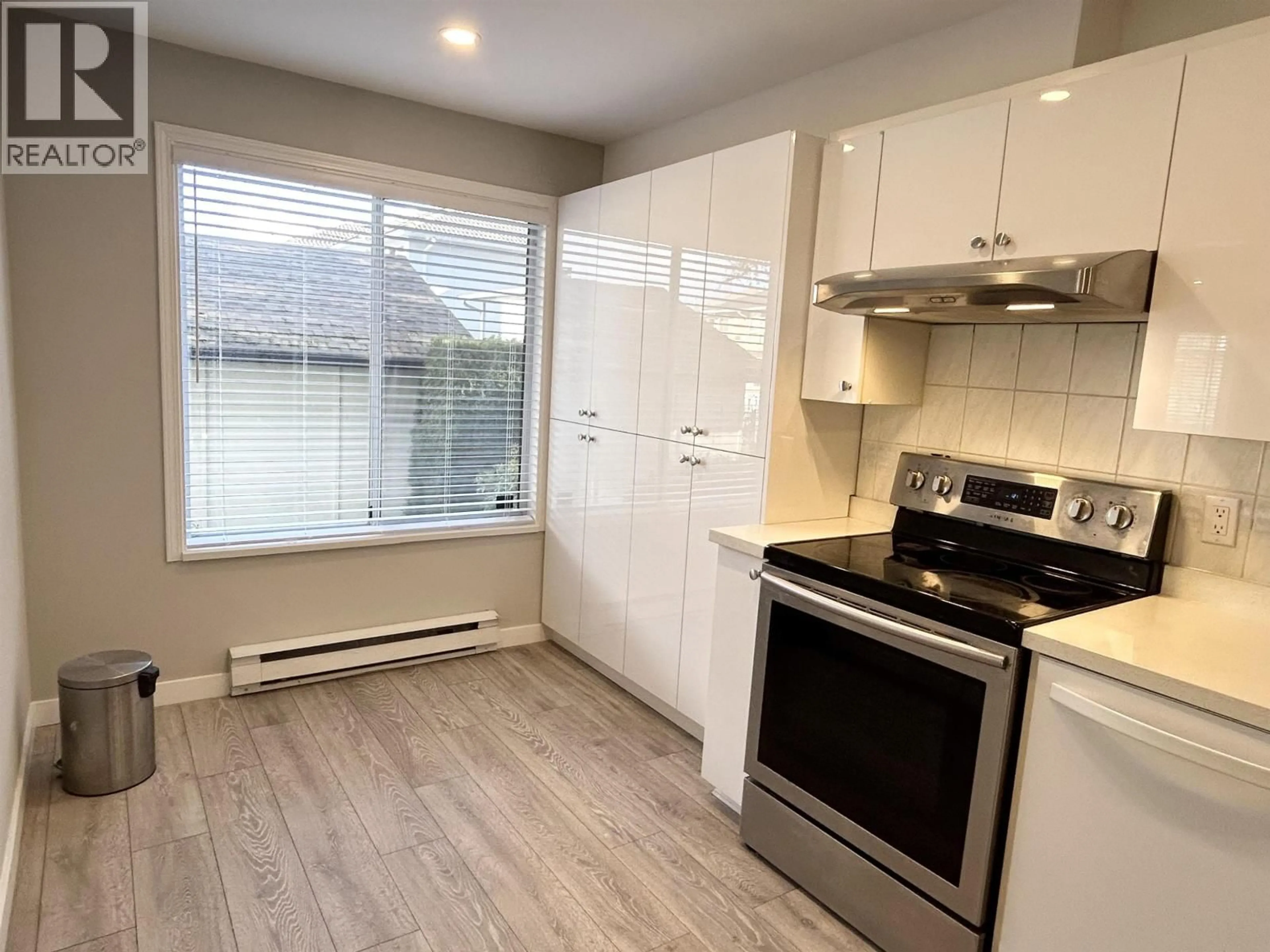 Unknown for 105 - 5875 IMPERIAL STREET, Burnaby British Columbia V5J1G4