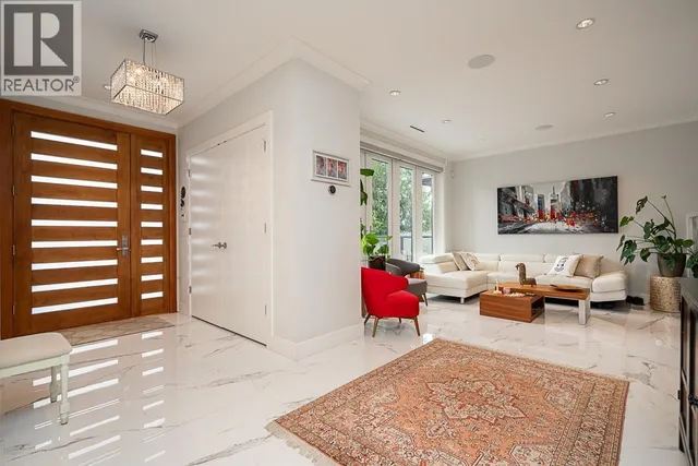 4365 MOUNTAIN HIGHWAY, North Vancouver 3